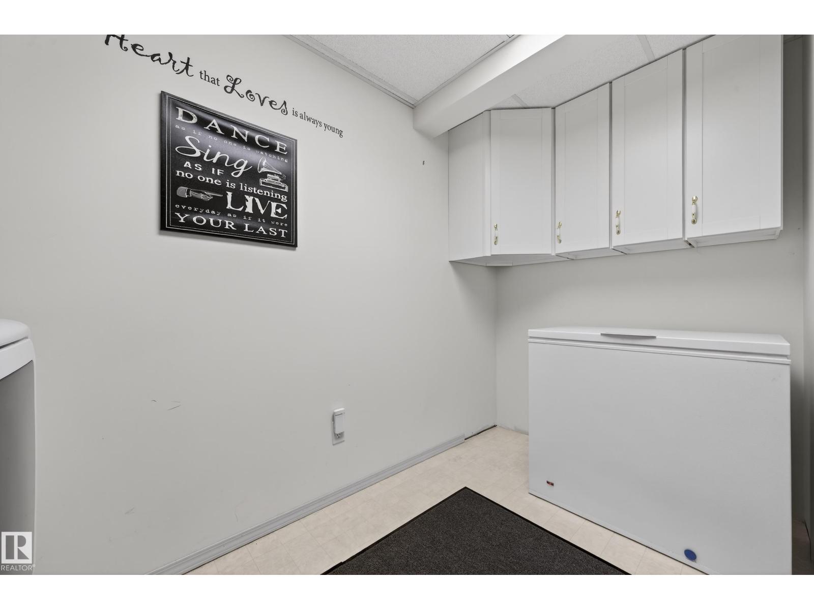 15215 44 ST NW NW, Edmonton