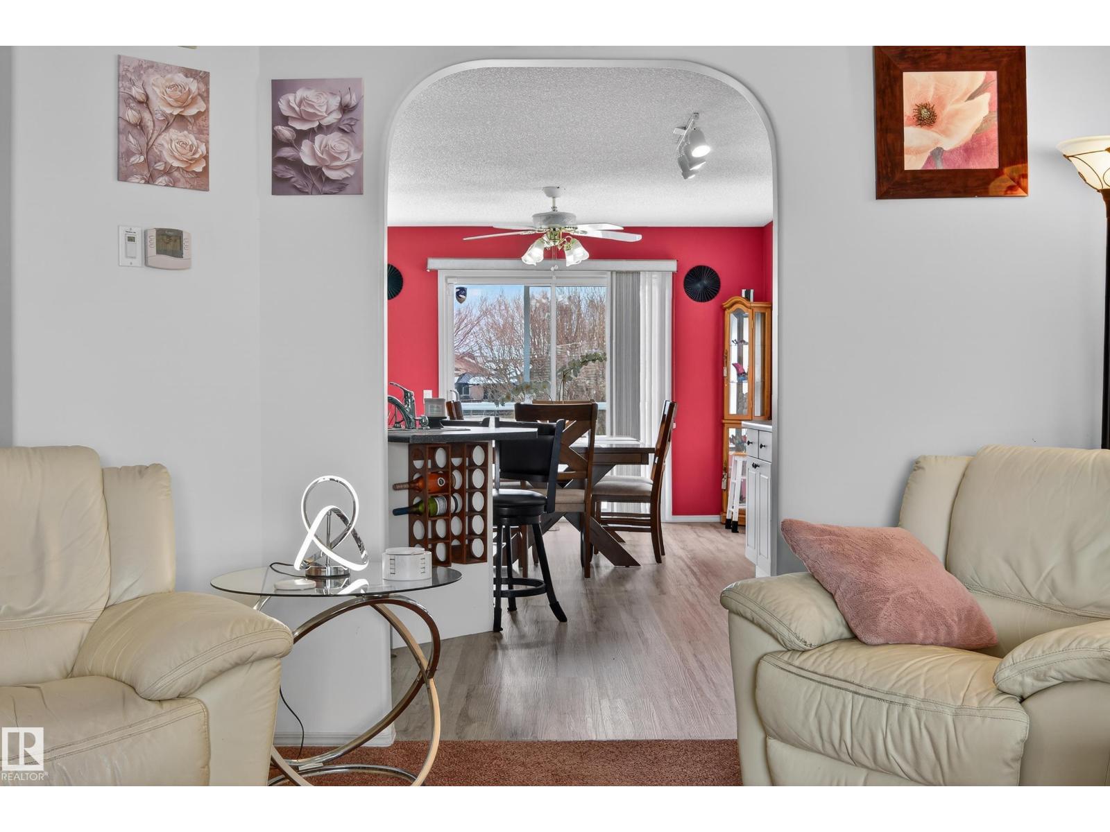 15215 44 ST NW NW, Edmonton