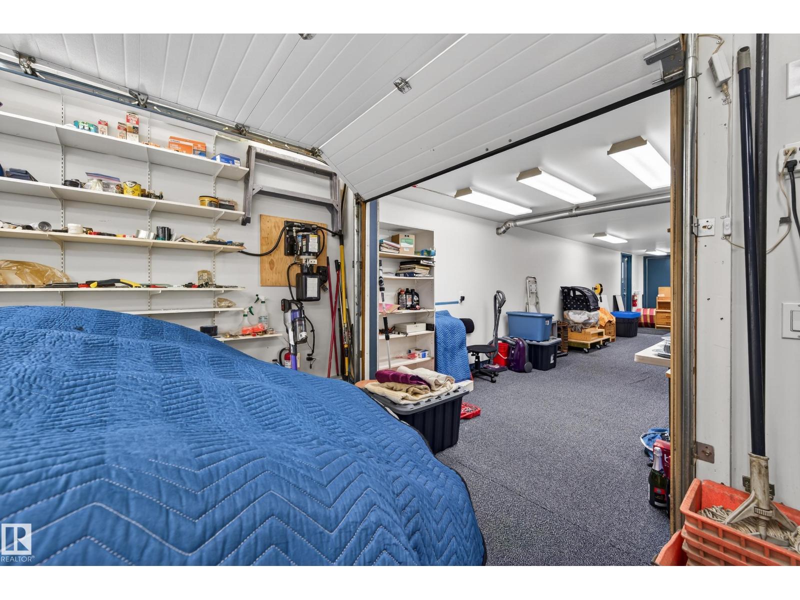 15215 44 ST NW NW, Edmonton