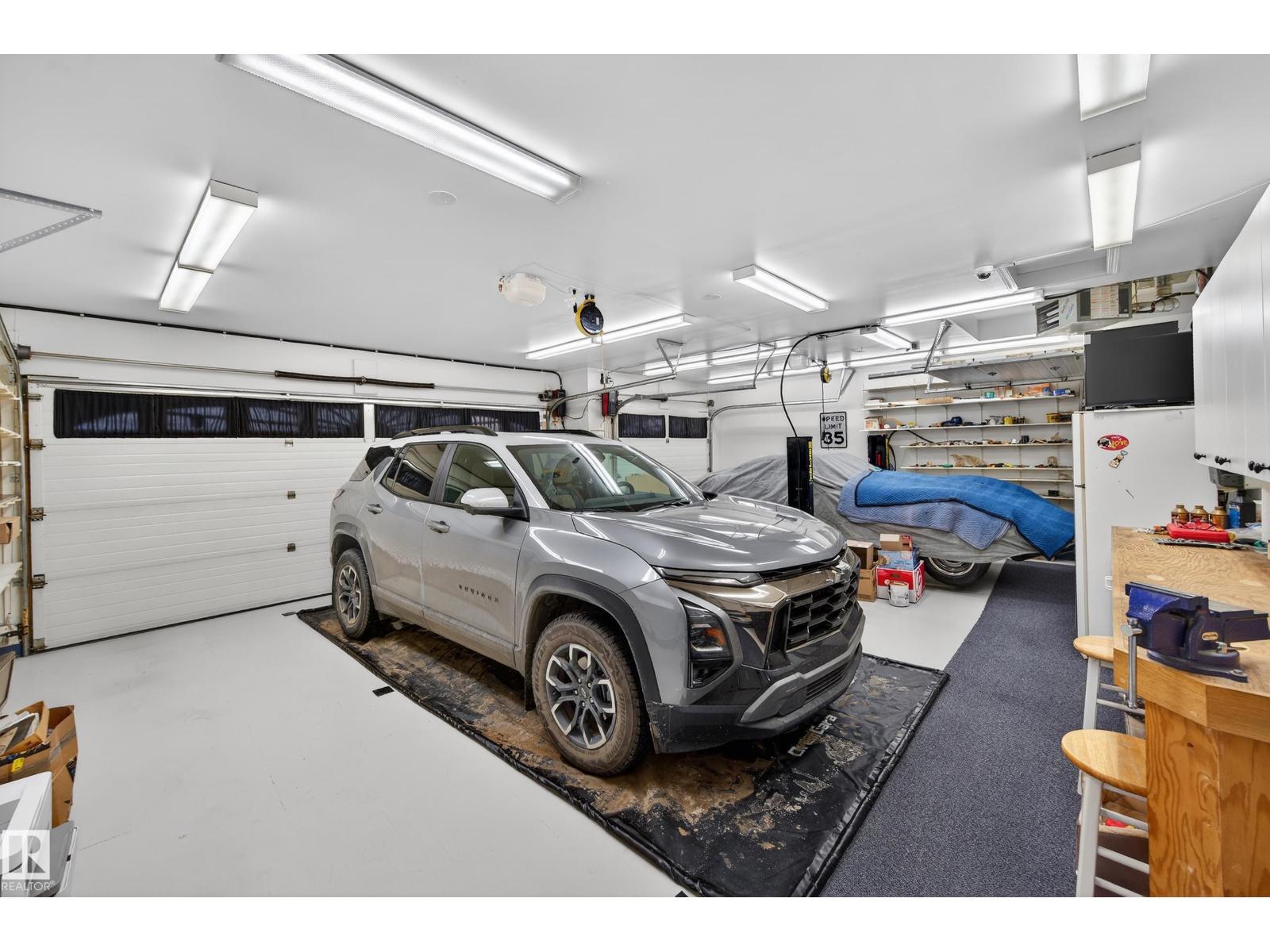 15215 44 ST NW NW, Edmonton