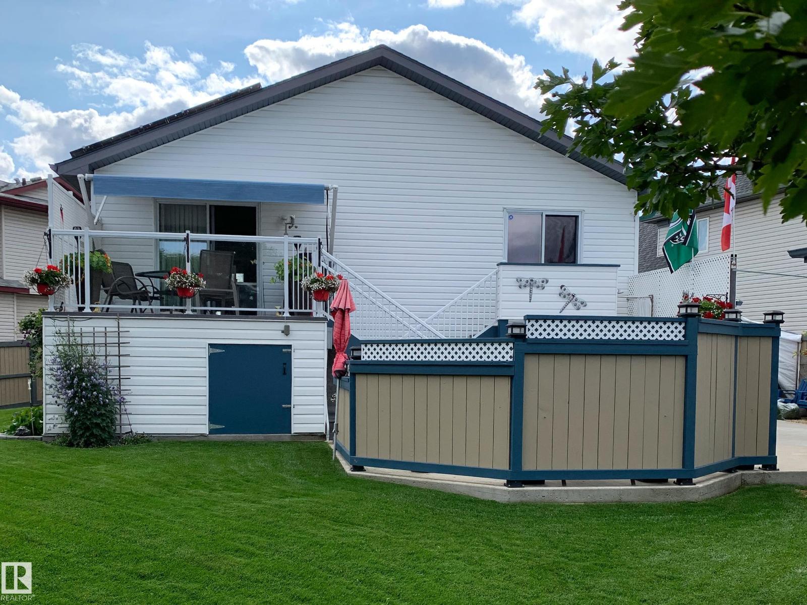 15215 44 ST NW NW, Edmonton