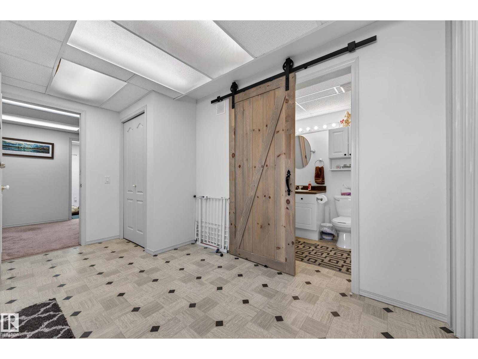 15215 44 ST NW NW, Edmonton