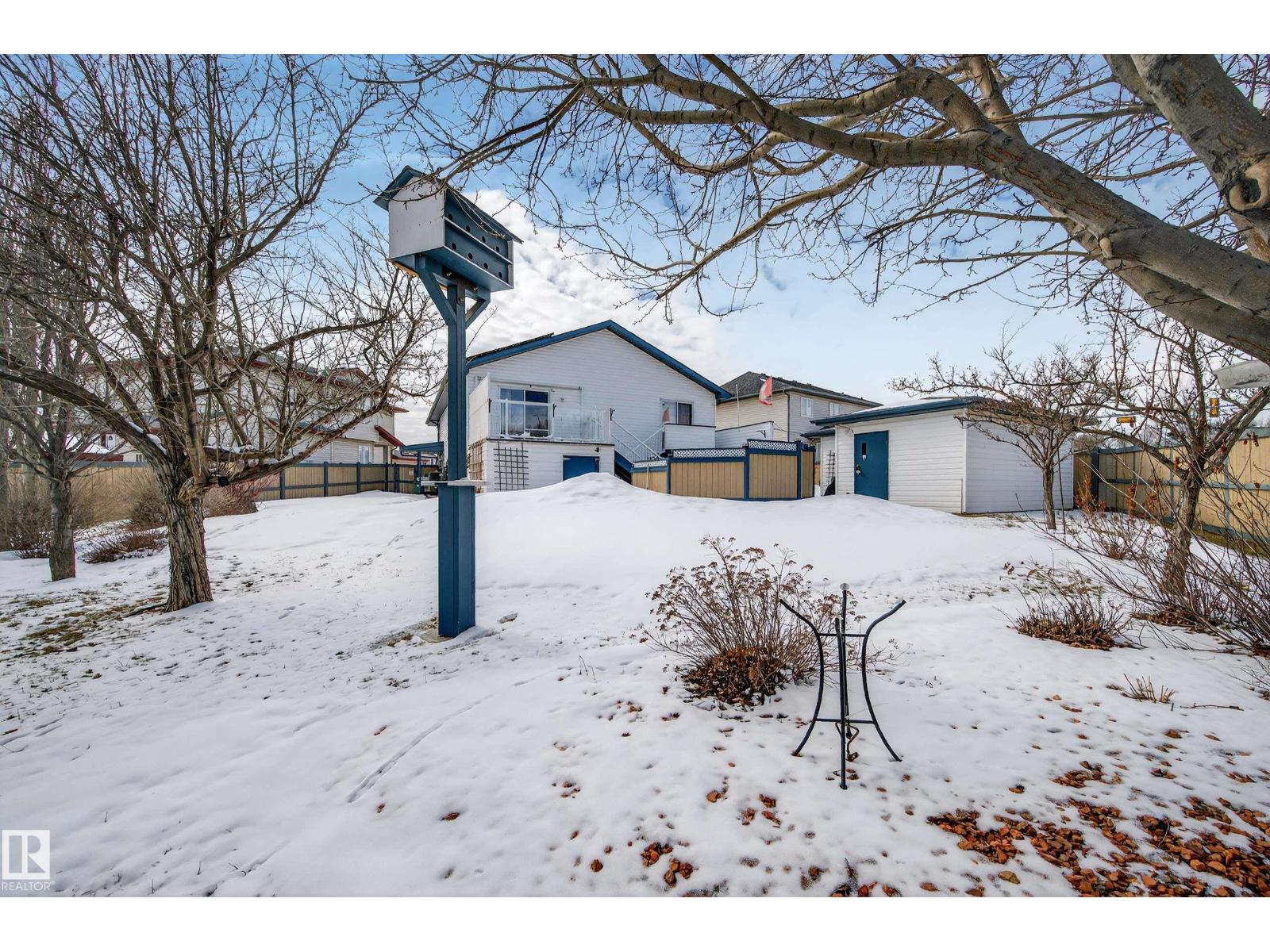 15215 44 ST NW NW, Edmonton