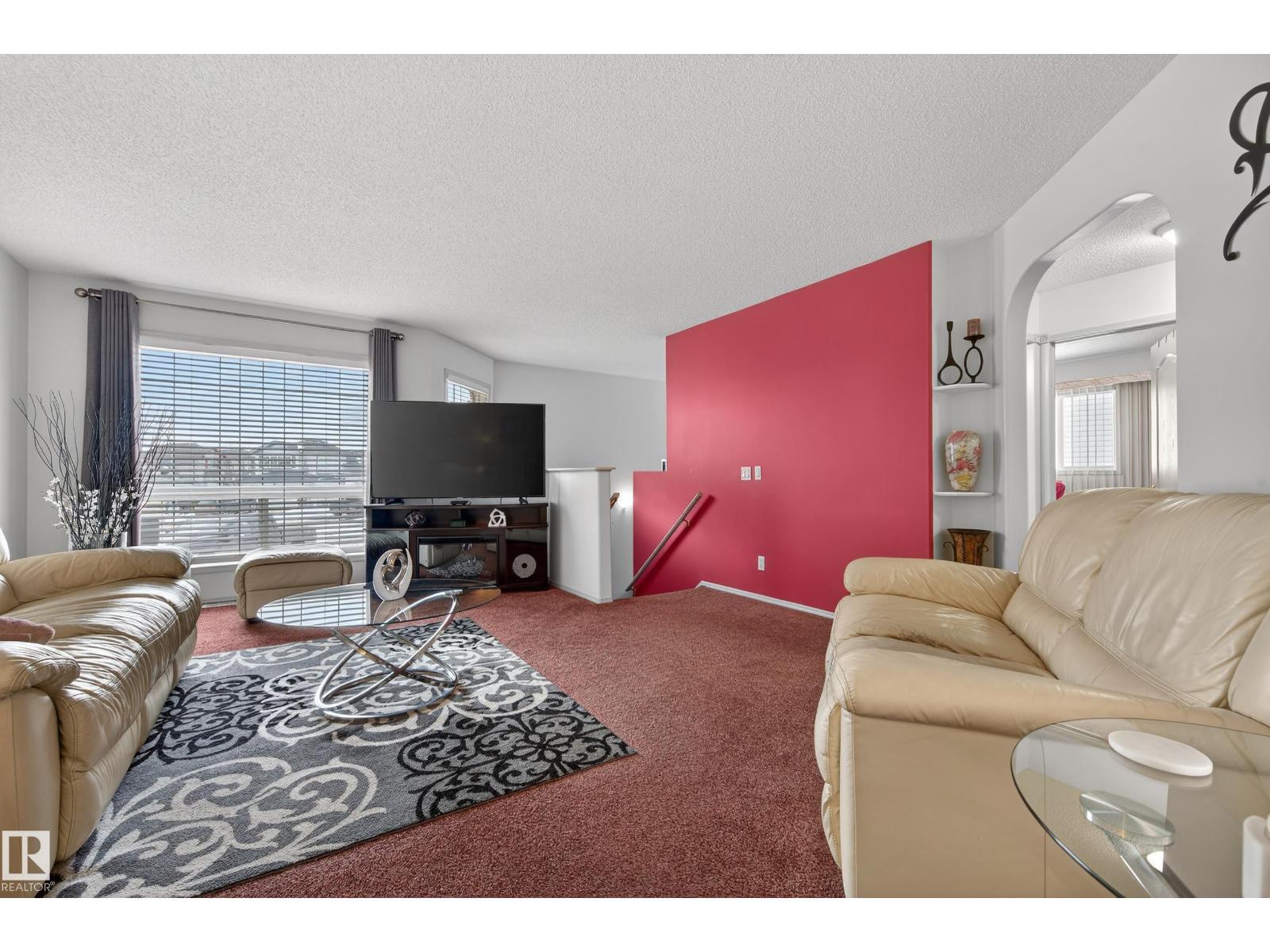 15215 44 ST NW NW, Edmonton