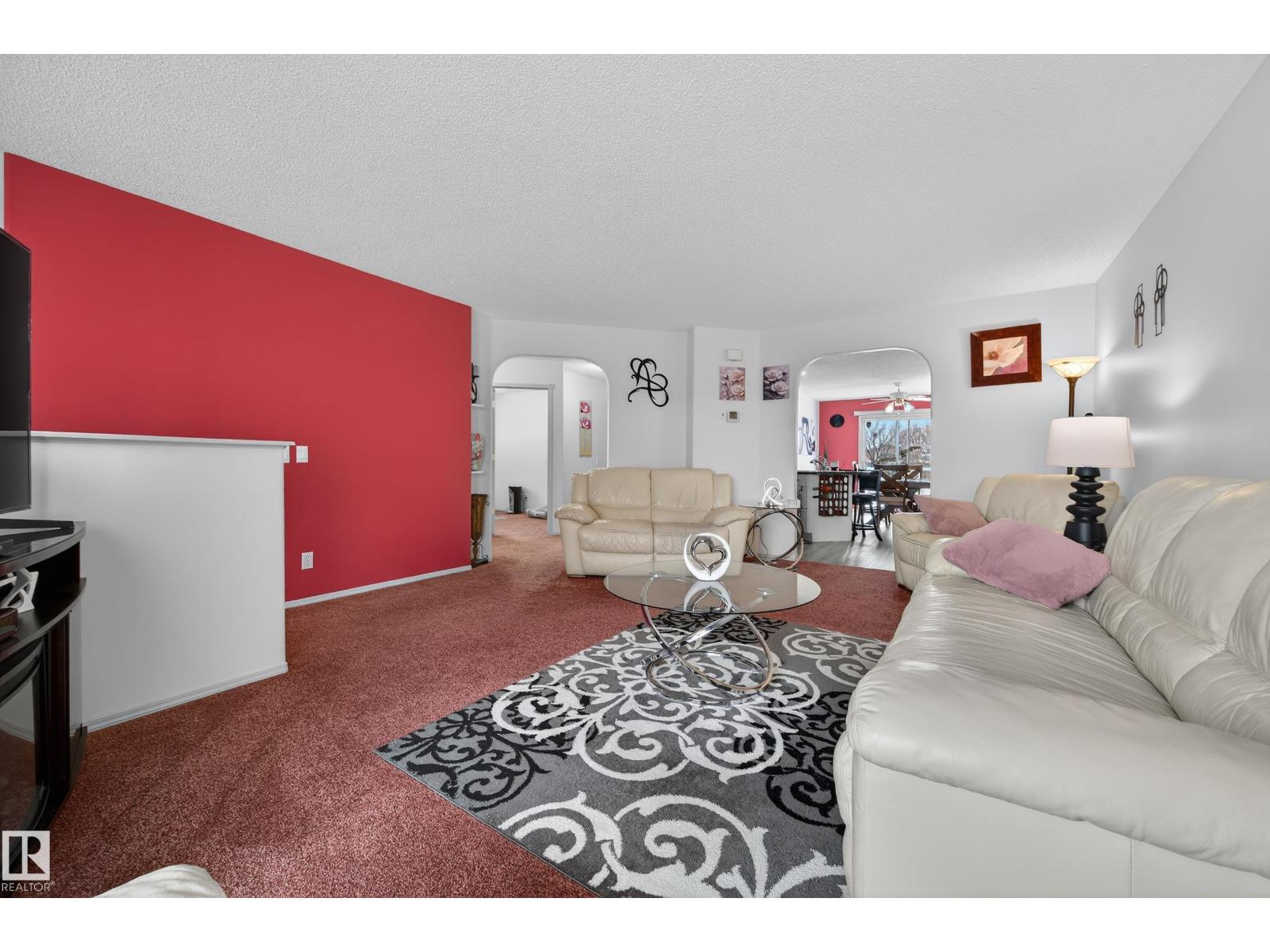 15215 44 ST NW NW, Edmonton