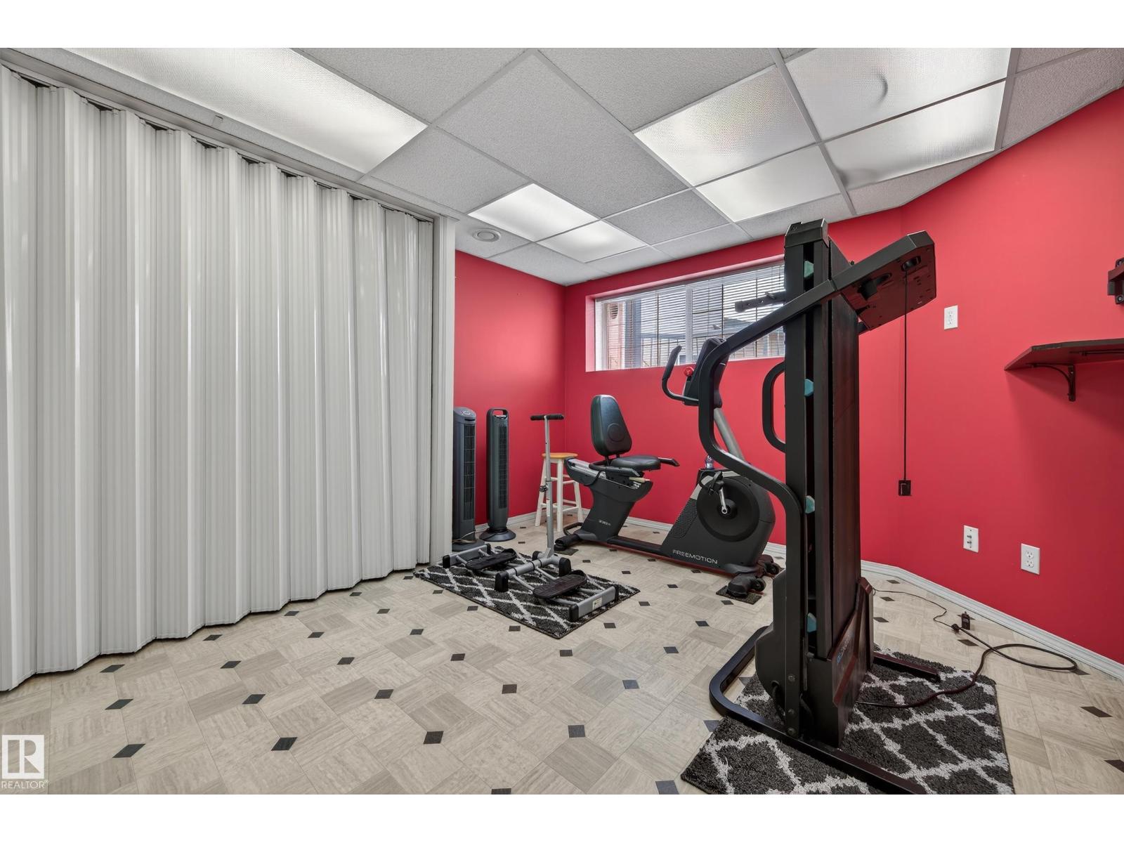 15215 44 ST NW NW, Edmonton