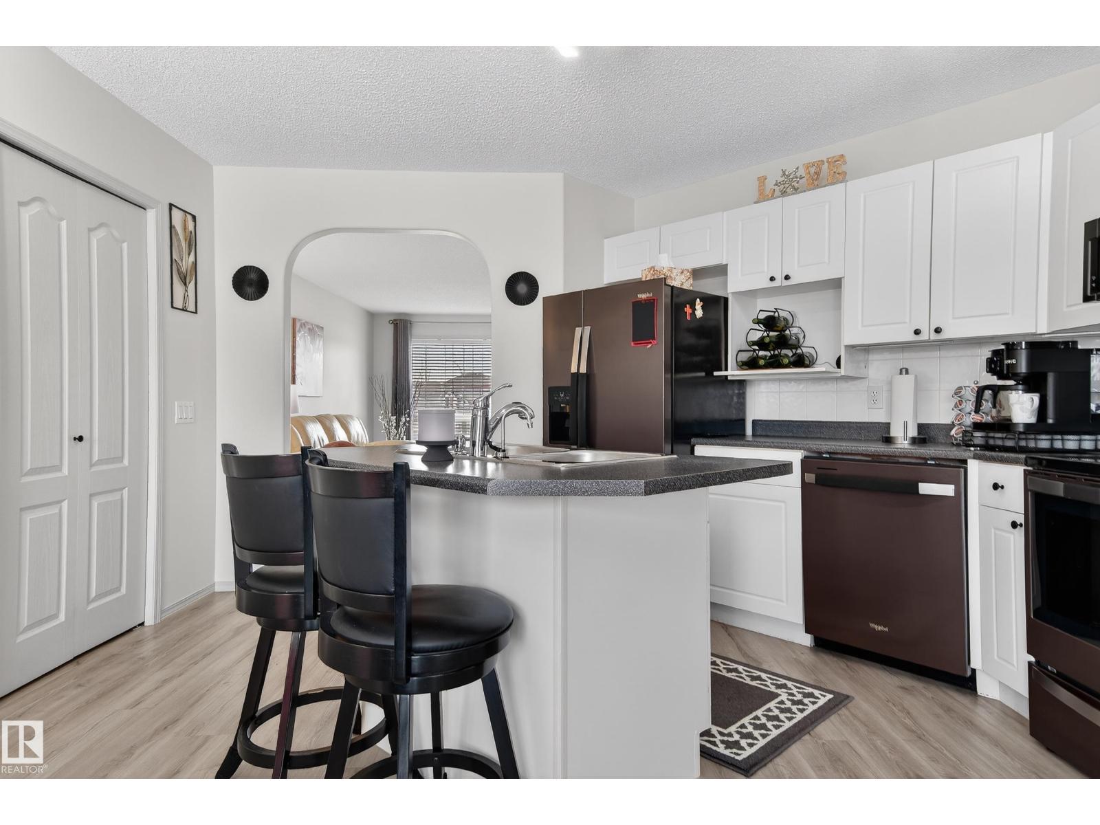 15215 44 ST NW NW, Edmonton