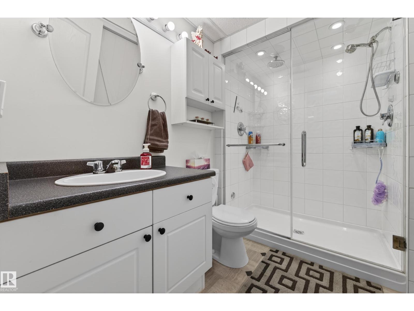 15215 44 ST NW NW, Edmonton