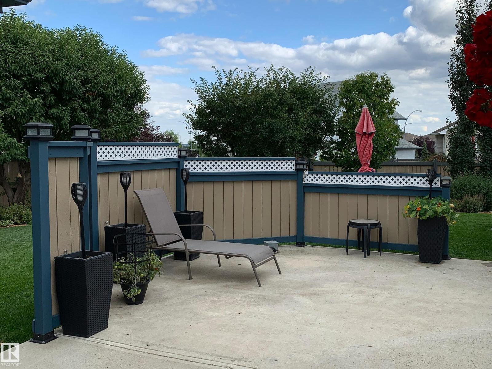 15215 44 ST NW NW, Edmonton