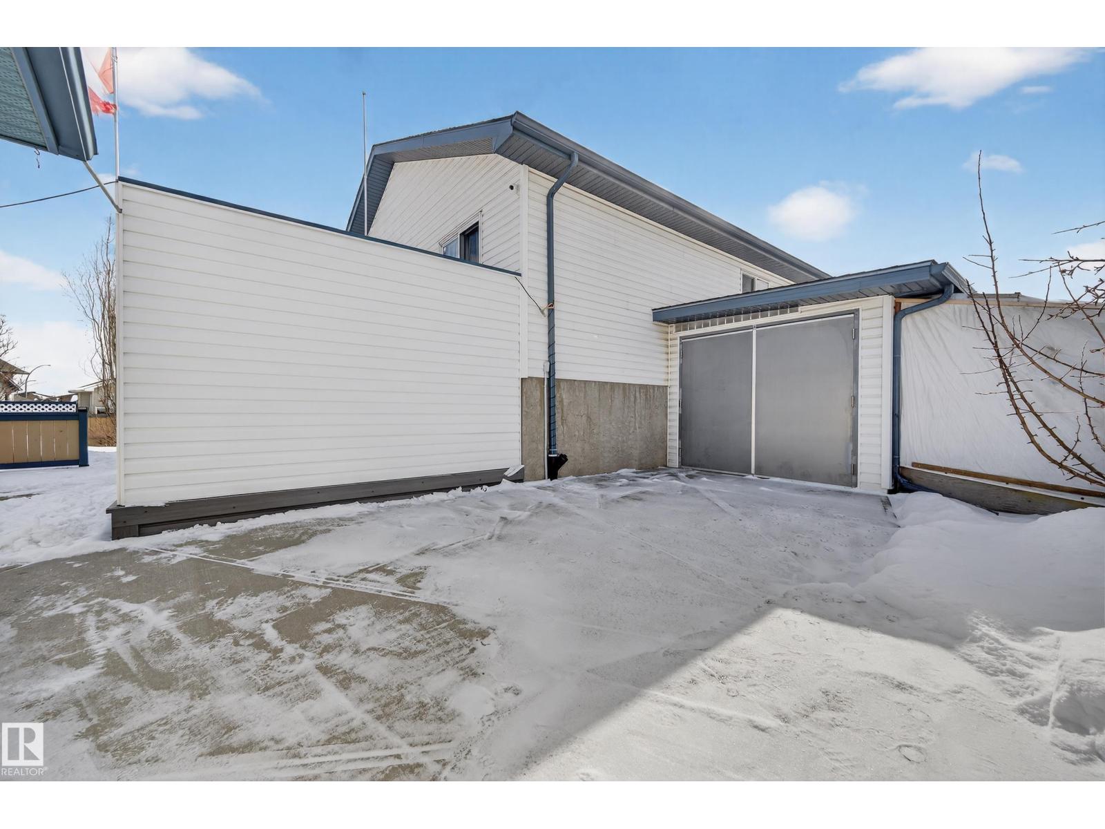 15215 44 ST NW NW, Edmonton
