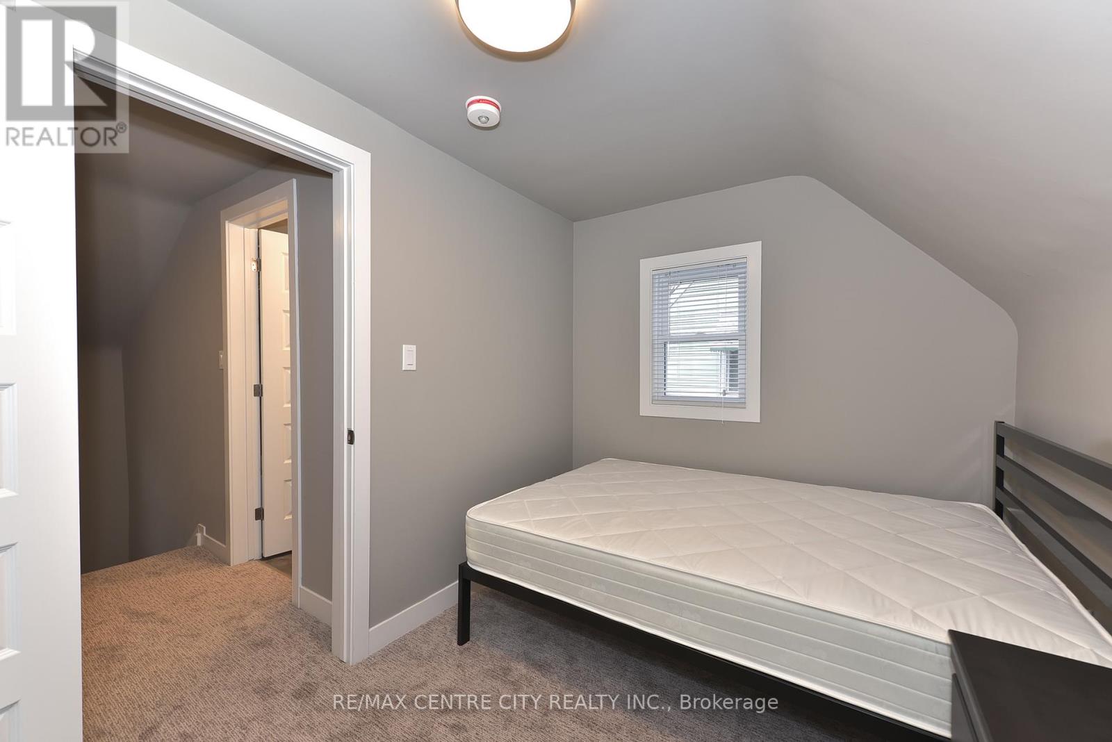 224 RATHOWEN STREET Property Photo