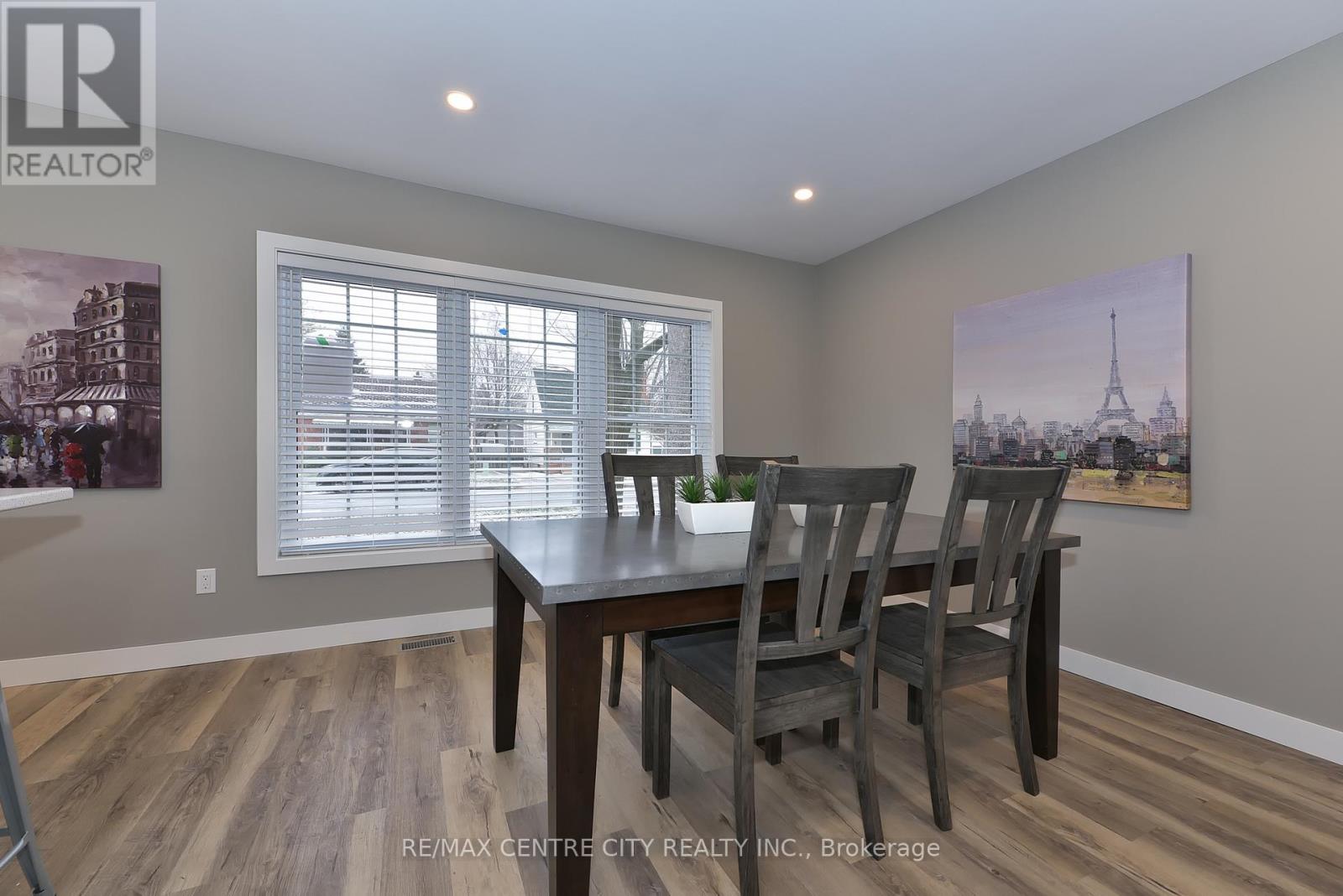 224 RATHOWEN STREET Property Photo