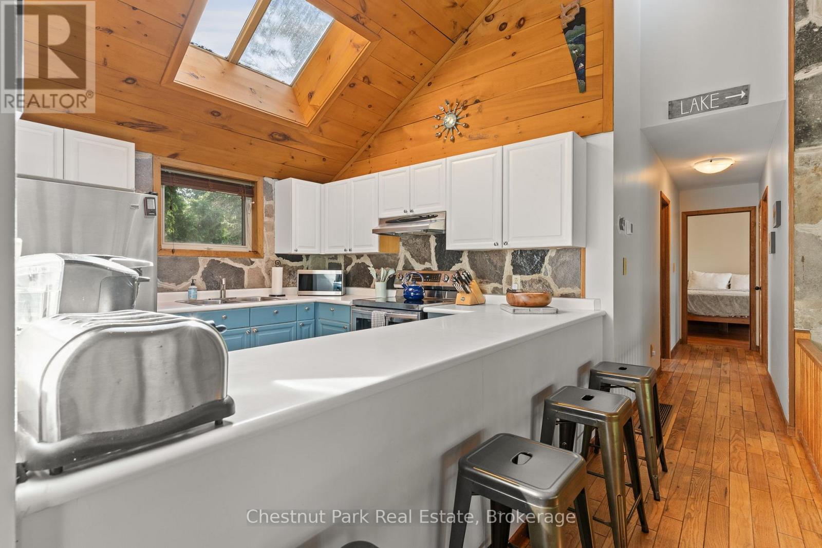 139 HURON DRIVE - 13