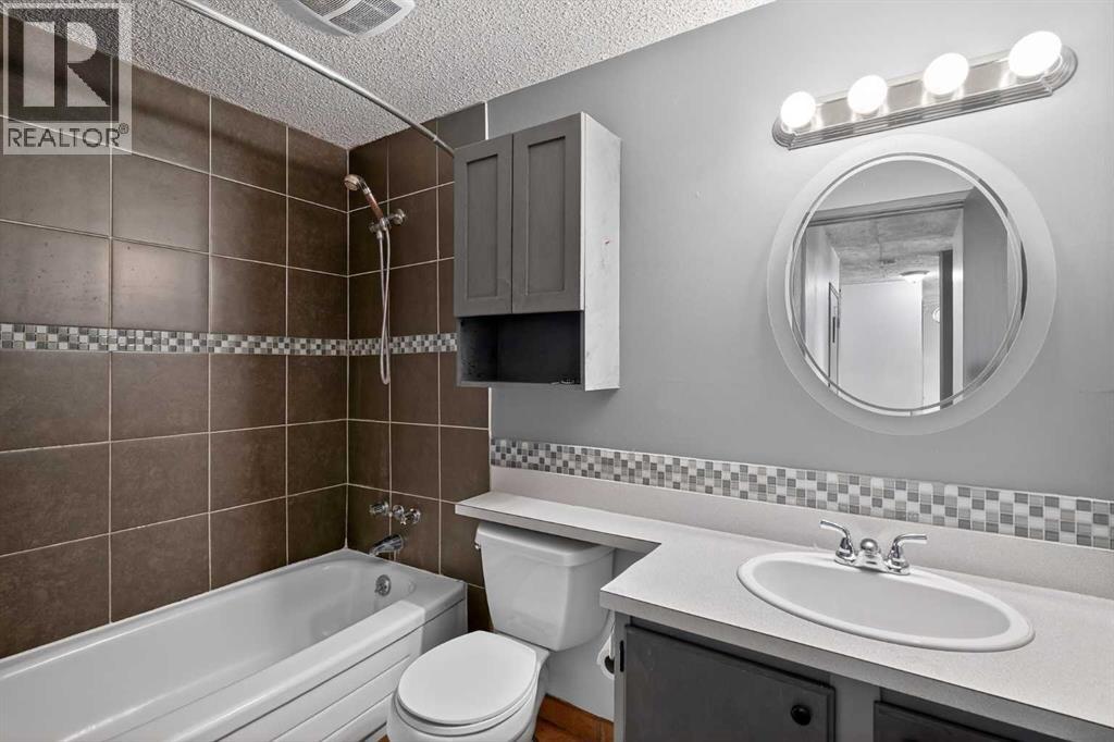 Single Family House for Sale in    Avenue SW Sunalta Calgary 