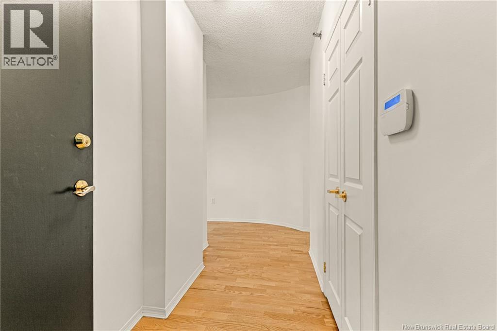 #107 191 QUEEN STREET - Image 2