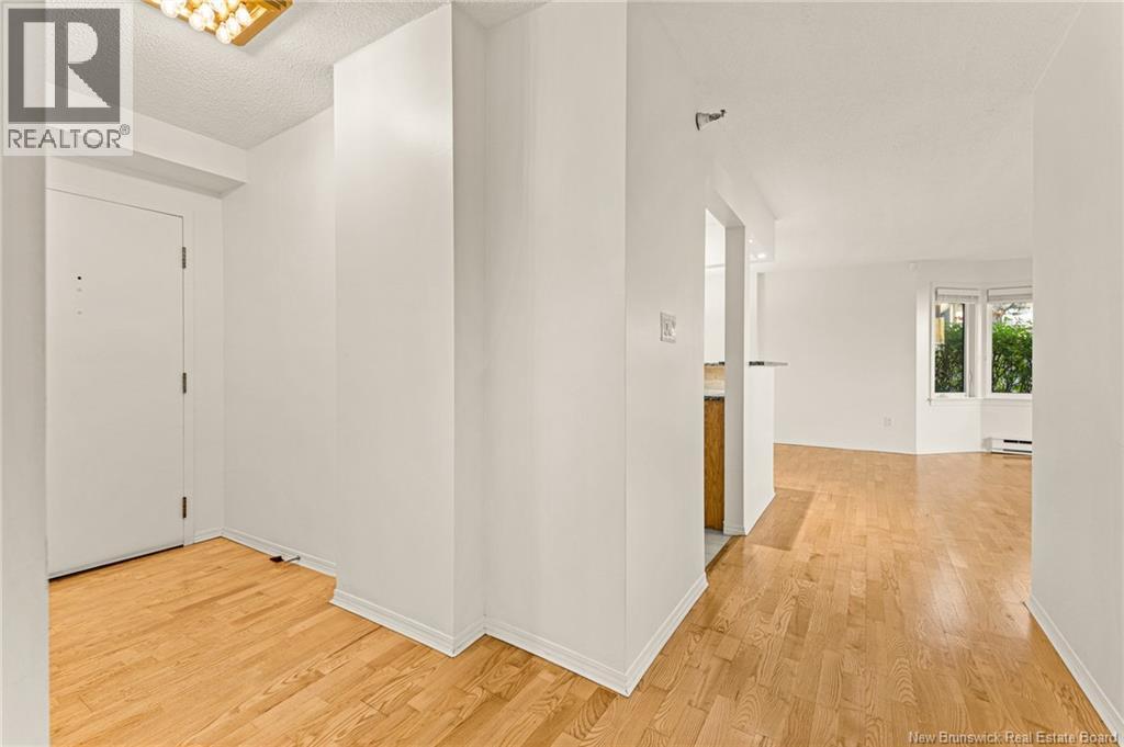 #107 191 QUEEN STREET - Image 3