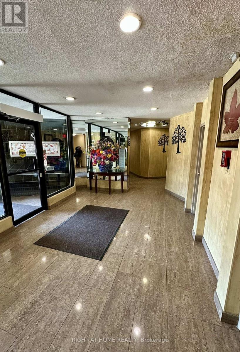 #1806 10 MARTHA EATON WAY S - 20