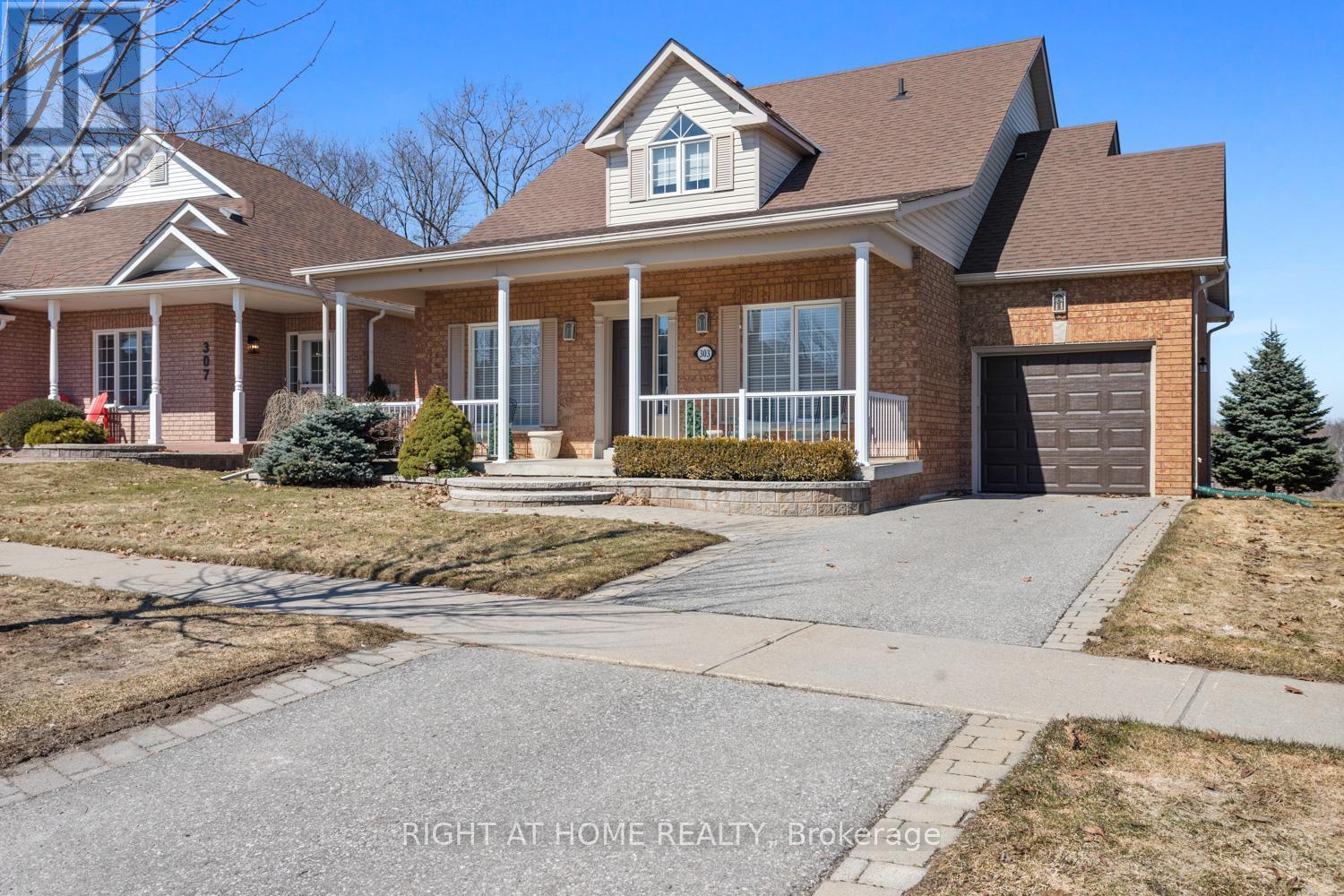 303 WATERBURY CRESCENT - 1
