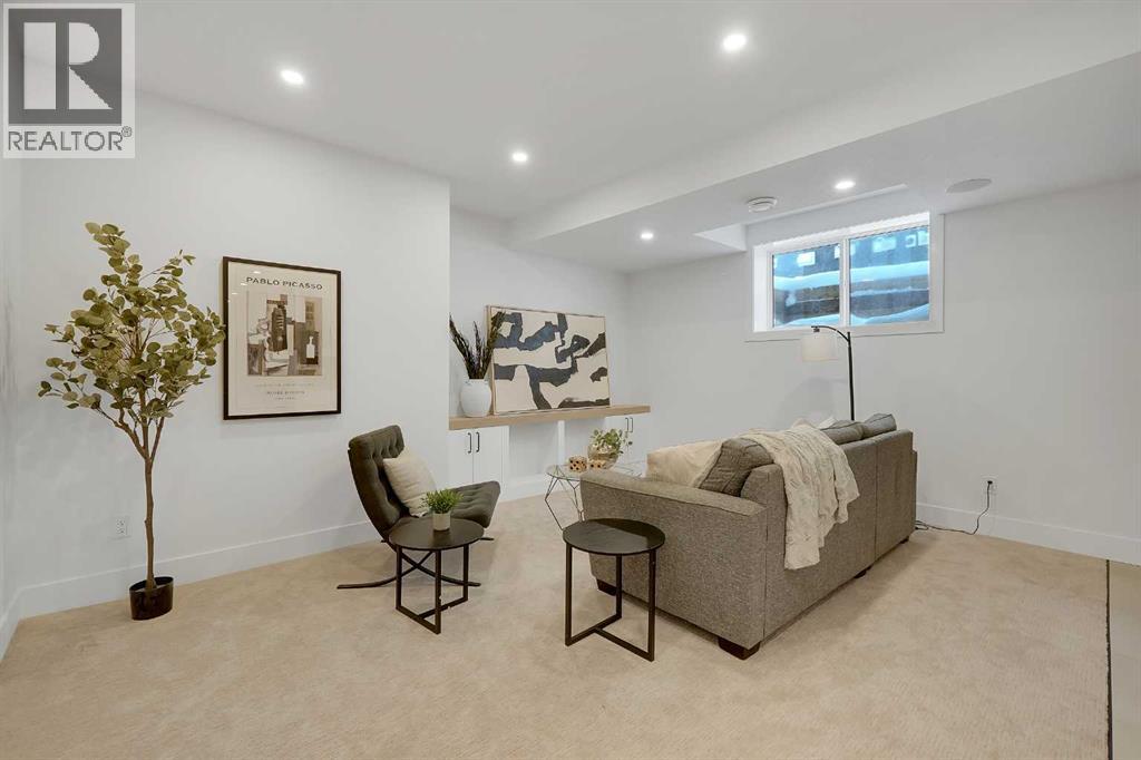 Single Family House for Sale in   Avenue NW Banff Trail Calgary 