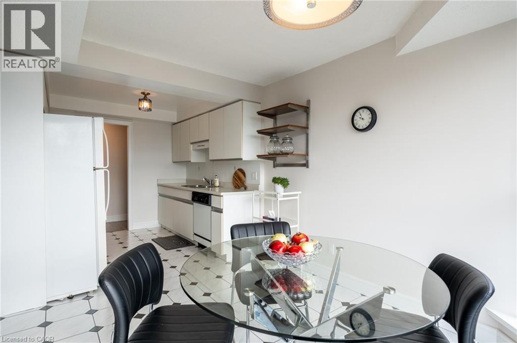 #13A 67 CAROLINE STREET S - 14