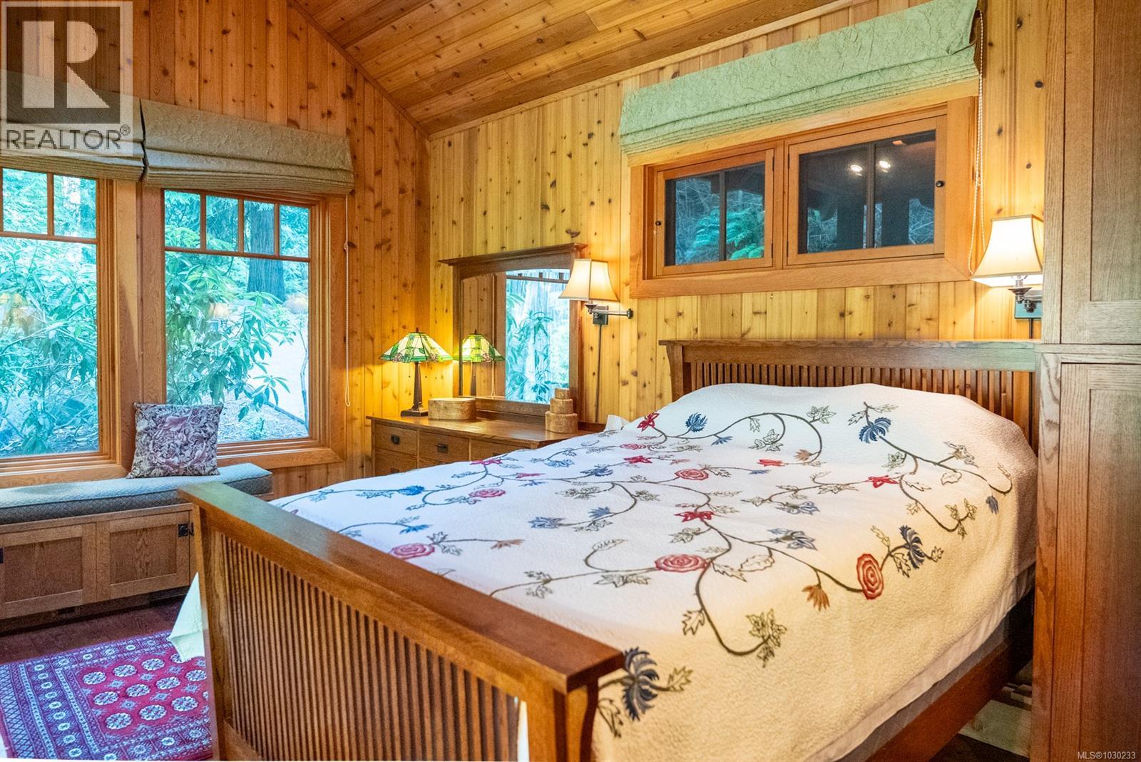  8807 Ainslie Point Road, Pender Island