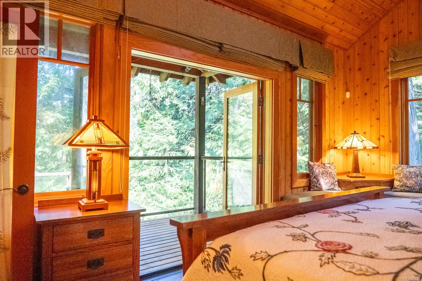  8807 Ainslie Point Road, Pender Island