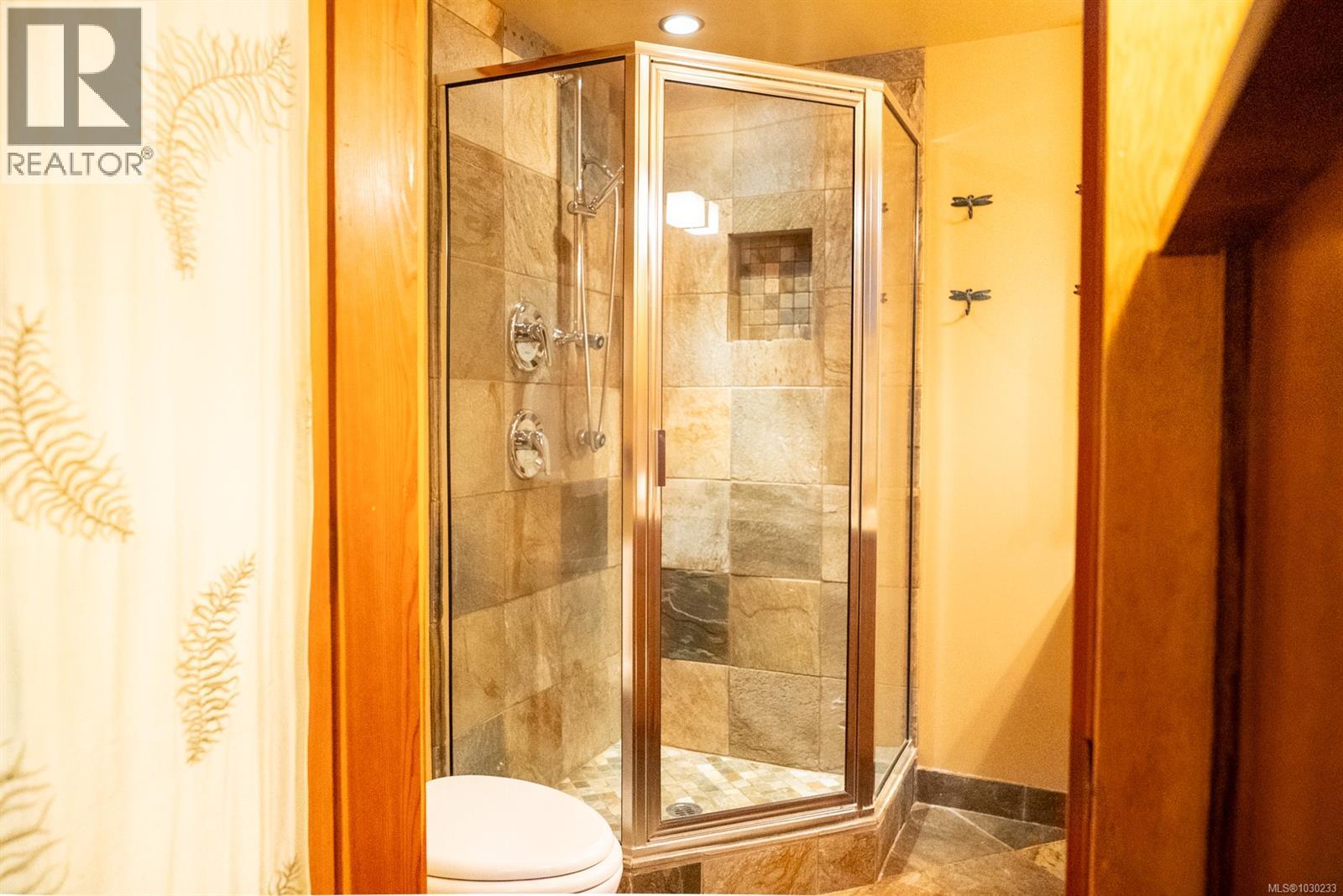  8807 Ainslie Point Road, Pender Island