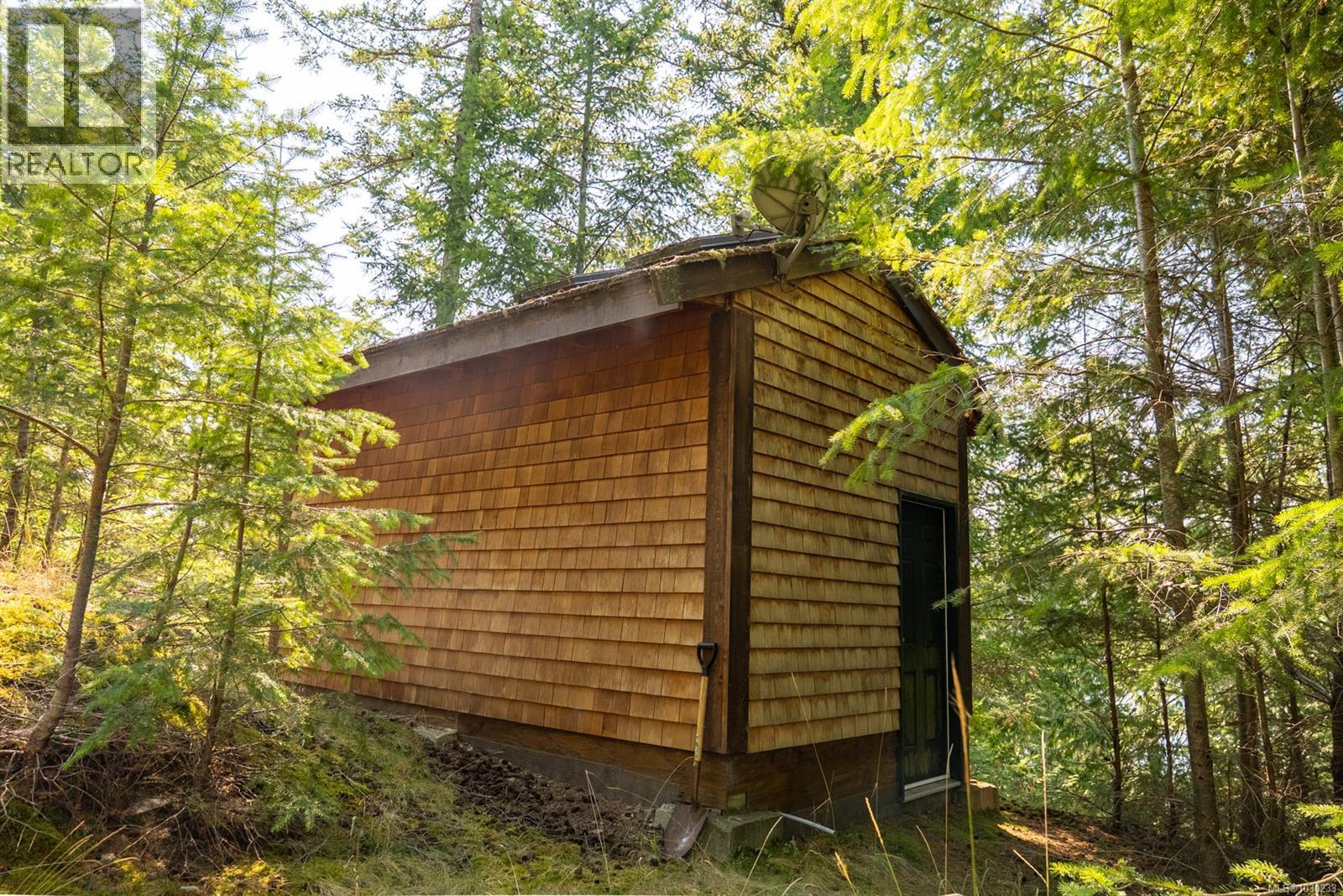  8807 Ainslie Point Road, Pender Island