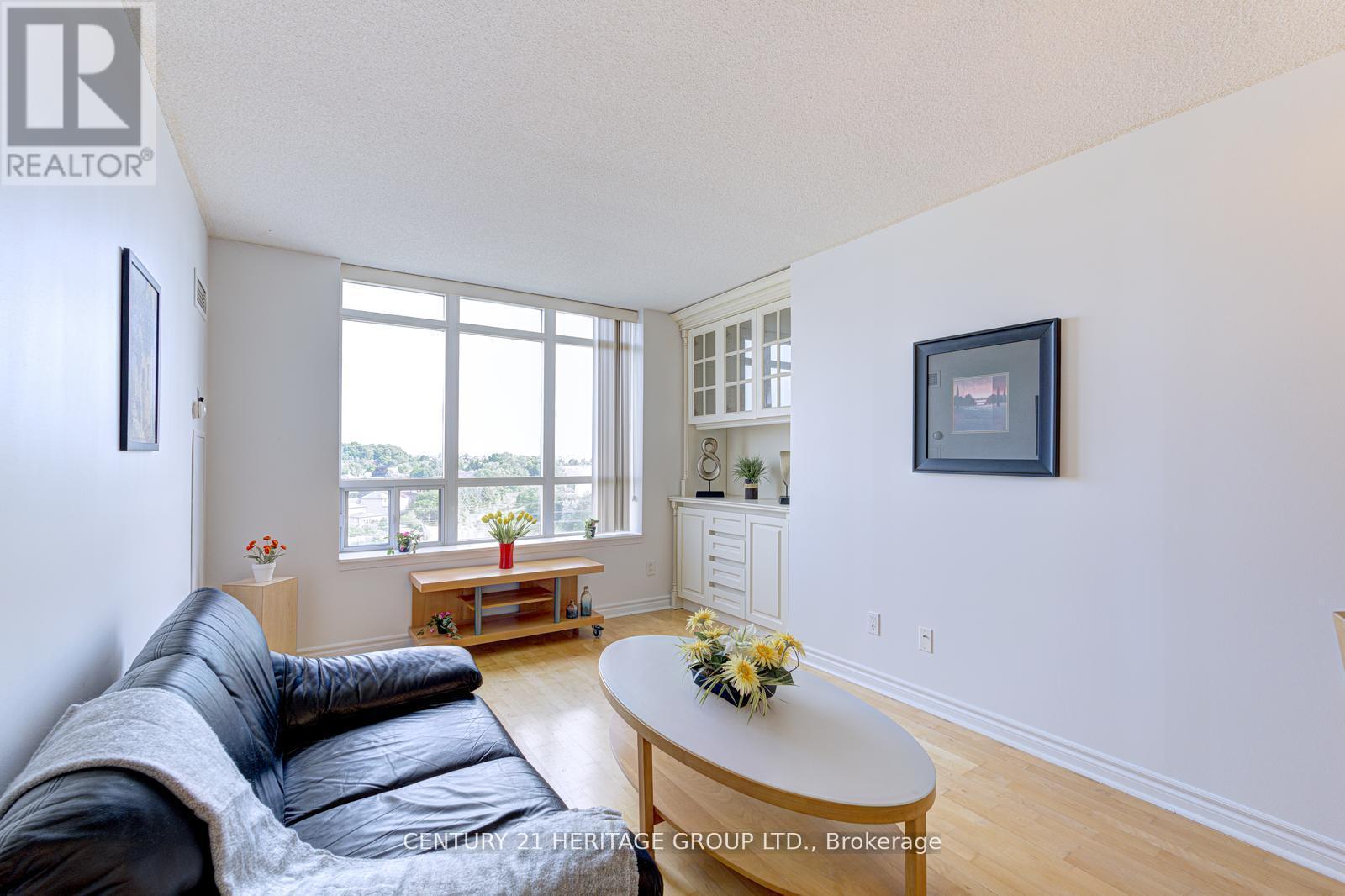 #1003 130 POND DRIVE - 18