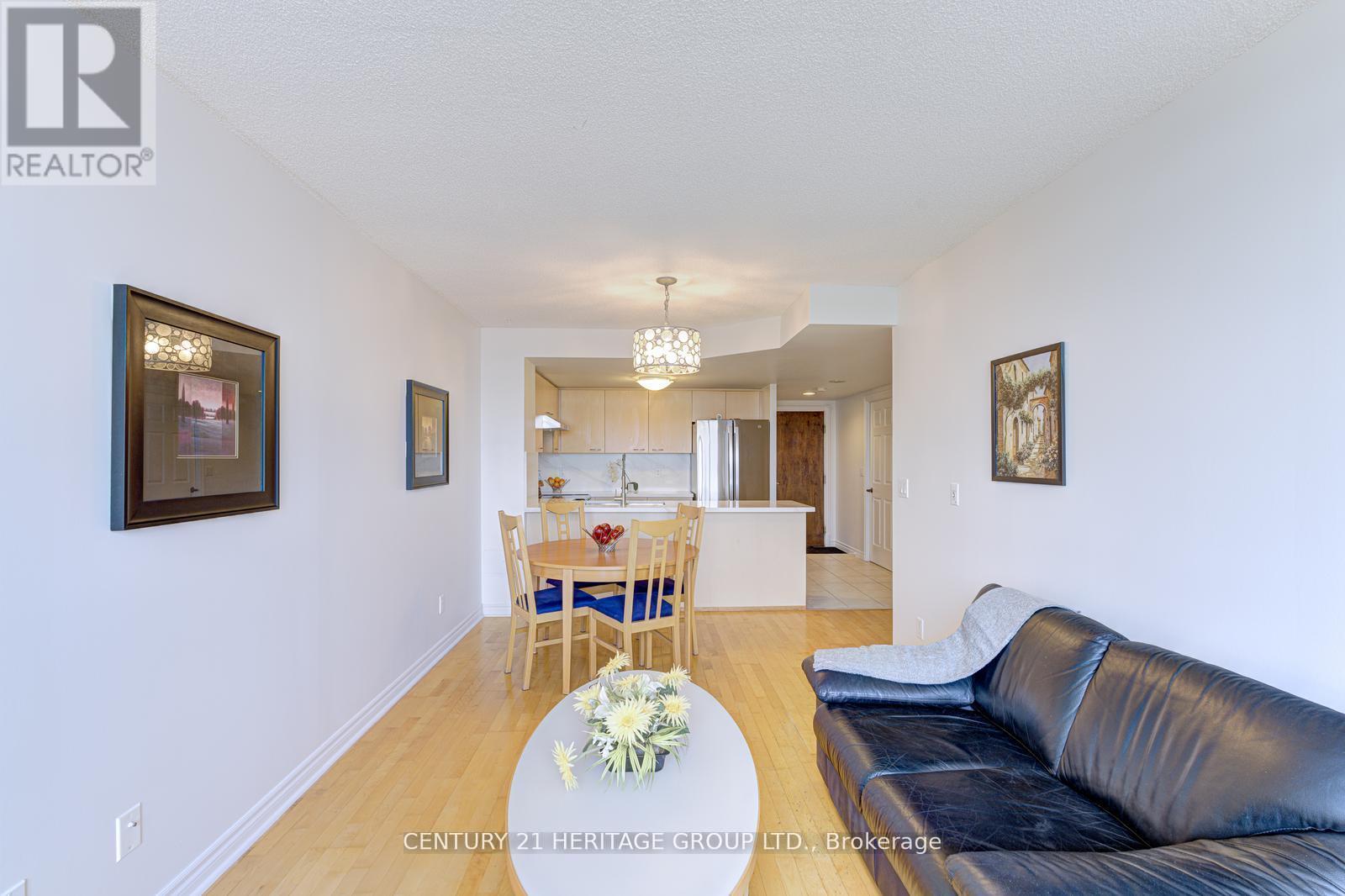 #1003 130 POND DRIVE - 23