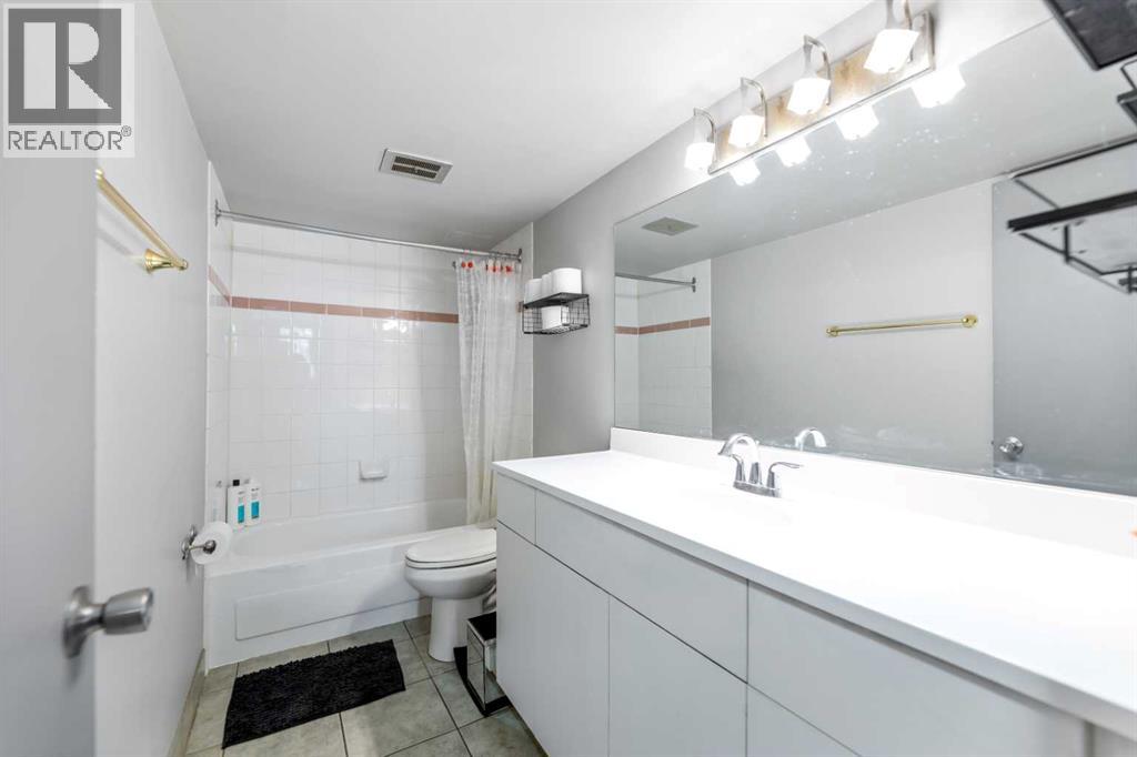 Single Family House for Sale in    Avenue NW Hillhurst Calgary 