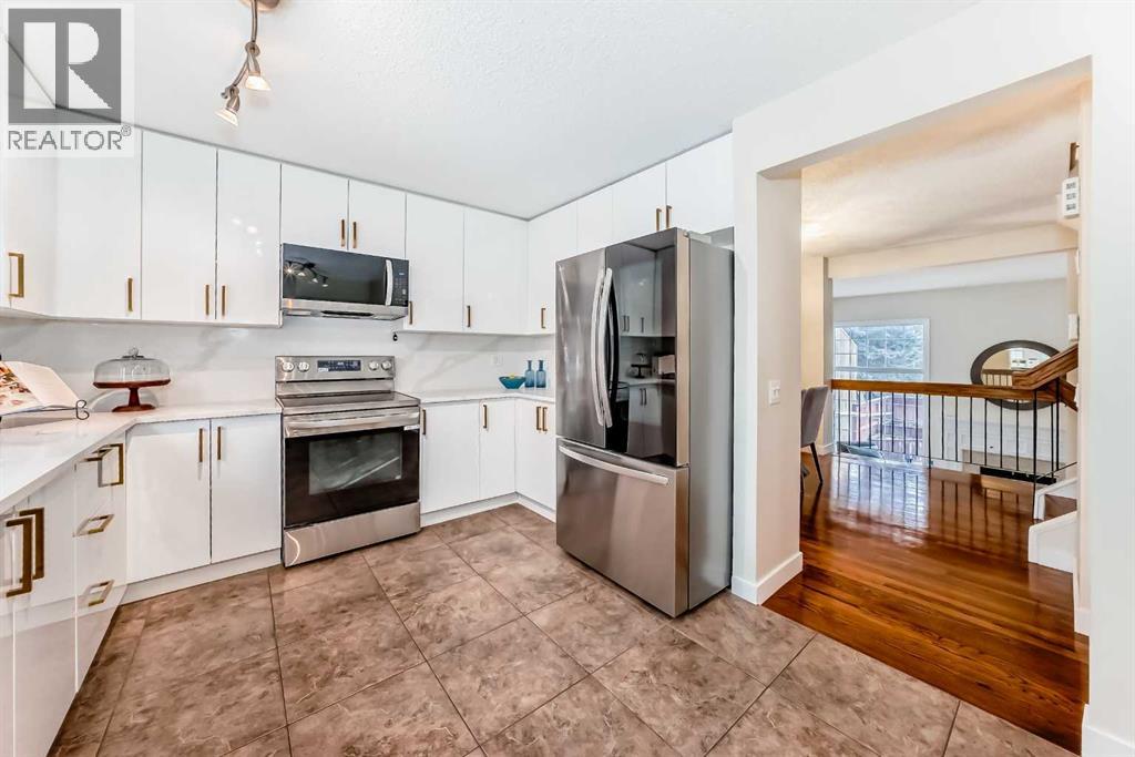 Single Family House 4 Level for Sale in  Point Mckay Gardens NW Point McKay Calgary 