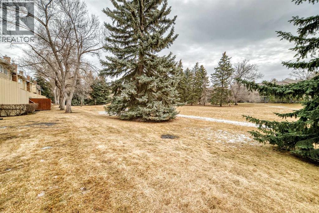 Single Family House 4 Level for Sale in  Point Mckay Gardens NW Point McKay Calgary 