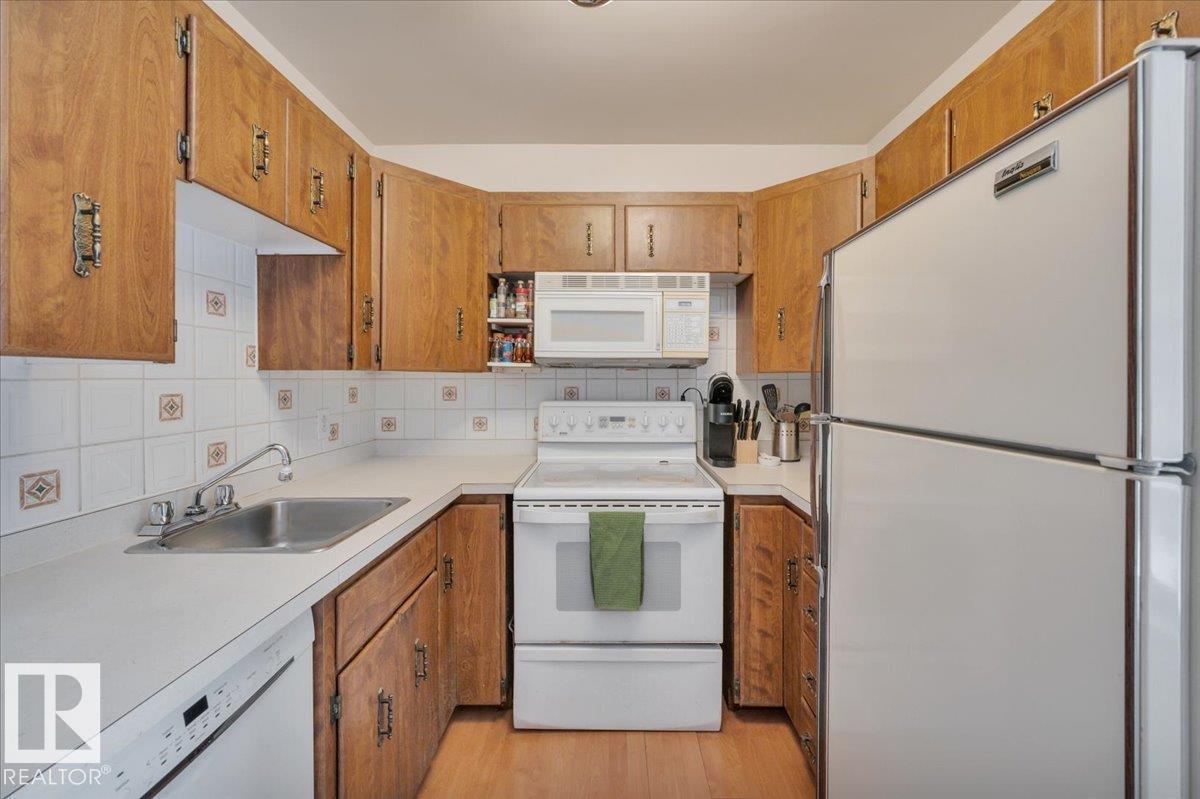 7934 81 AV NW, Edmonton