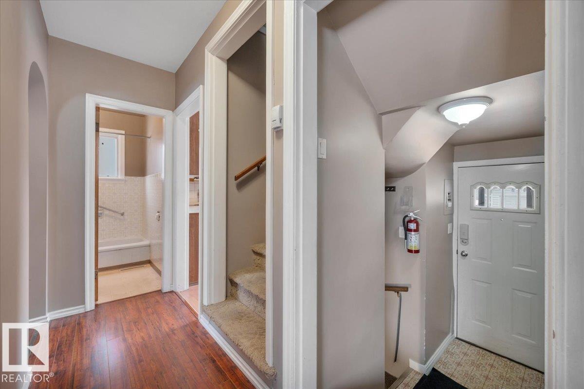 7934 81 AV NW, Edmonton