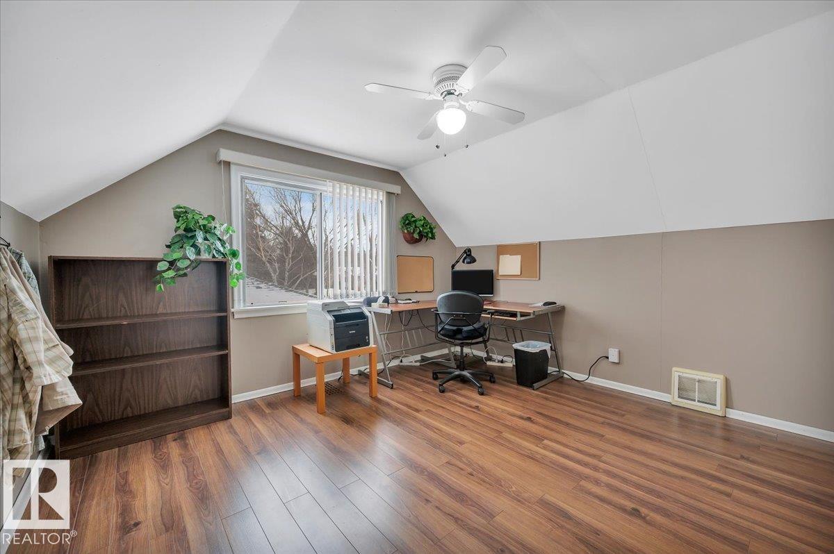 7934 81 AV NW, Edmonton