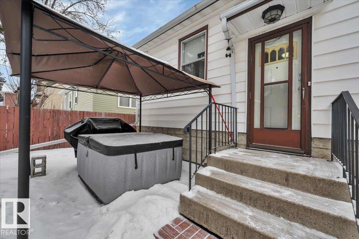 7934 81 AV NW, Edmonton