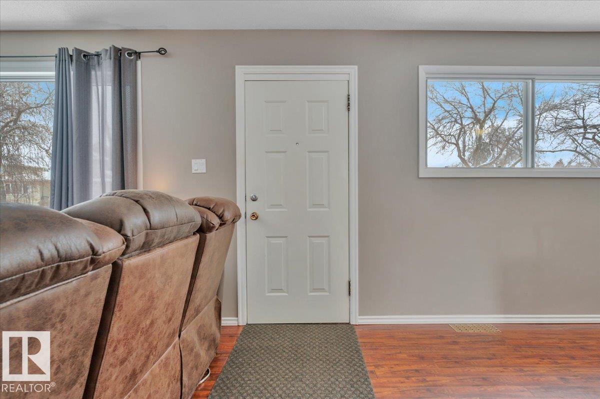 7934 81 AV NW, Edmonton