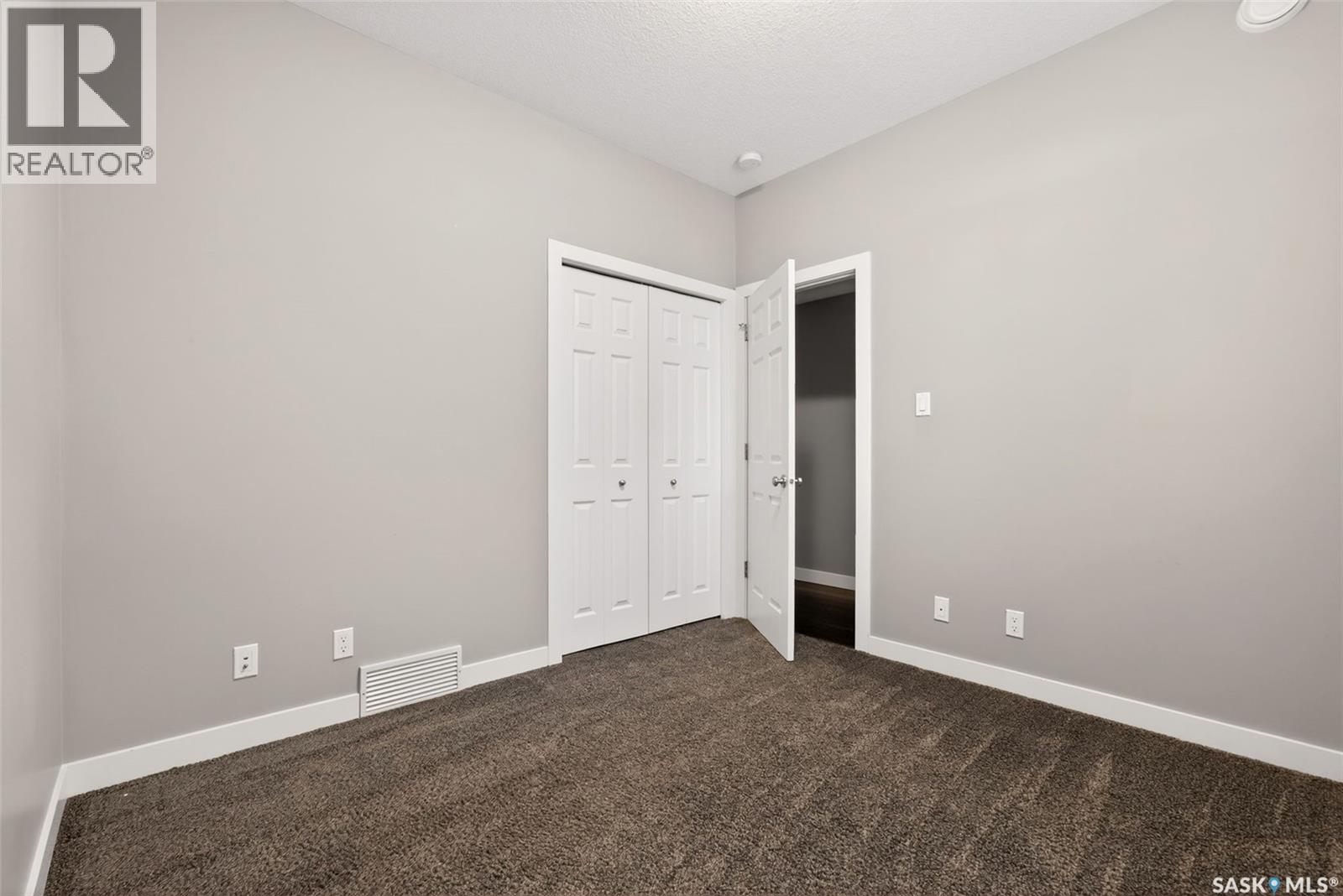 Single Family House 2 Level for Sale in  Arthur STREET Regina 