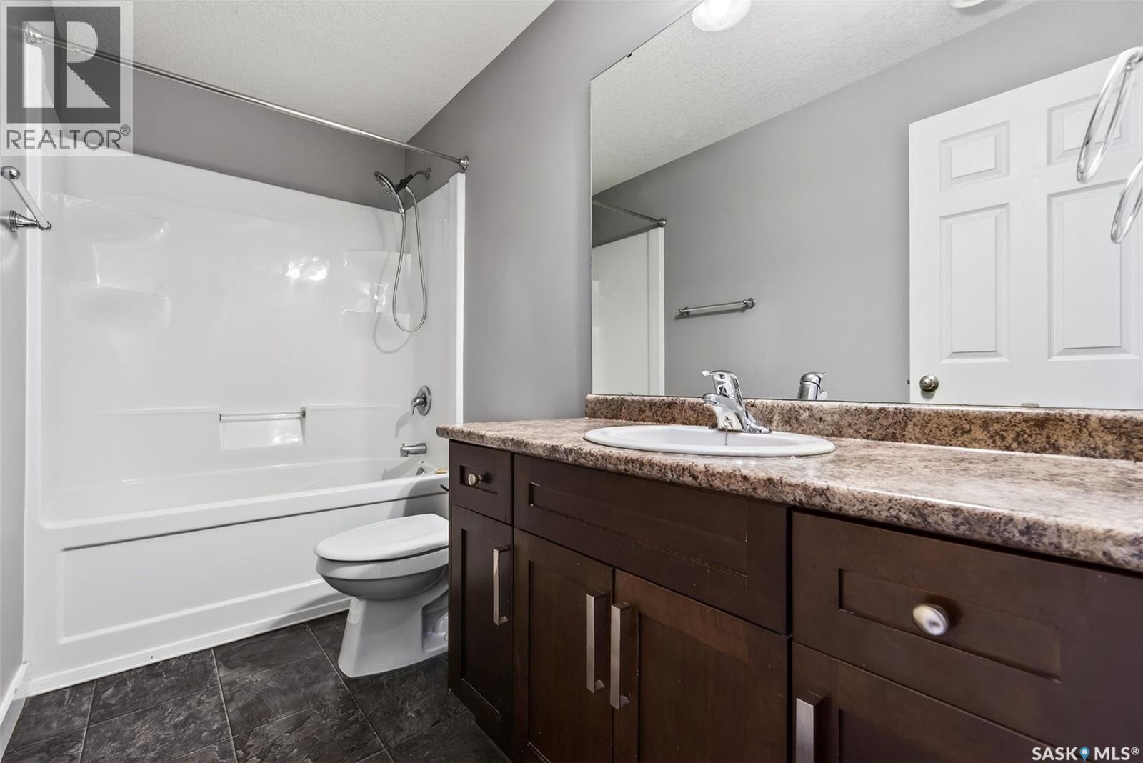 Single Family House 2 Level for Sale in  Arthur STREET Regina 