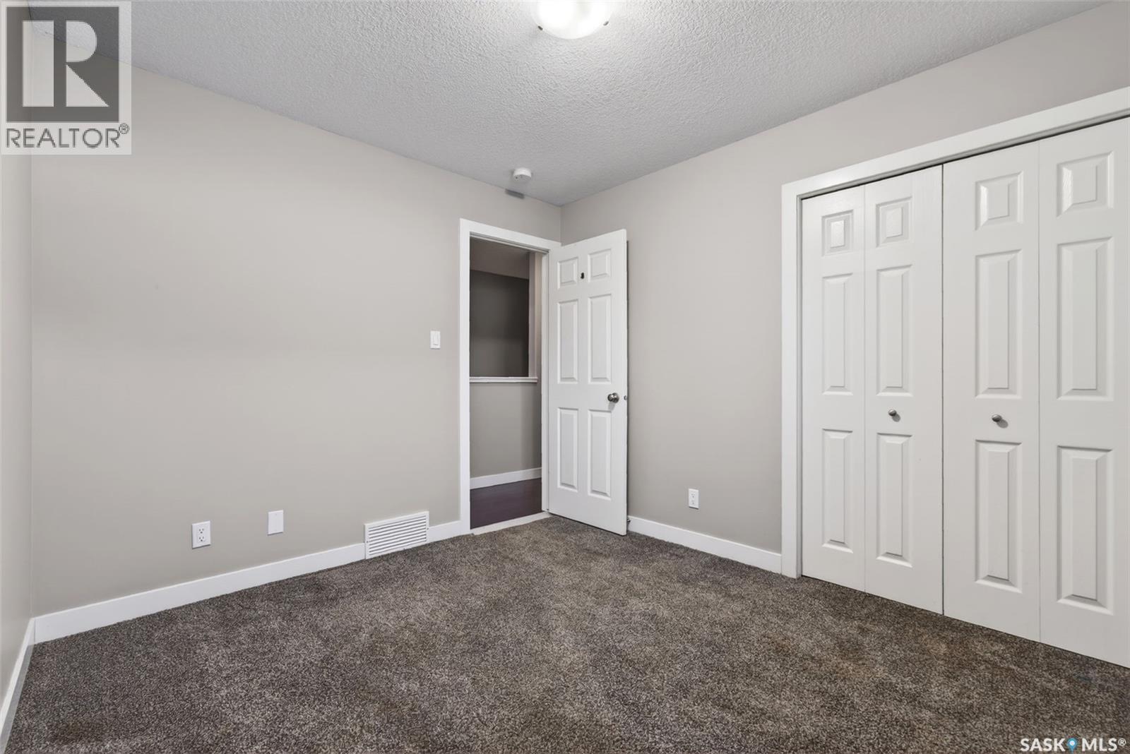 Single Family House 2 Level for Sale in  Arthur STREET Regina 