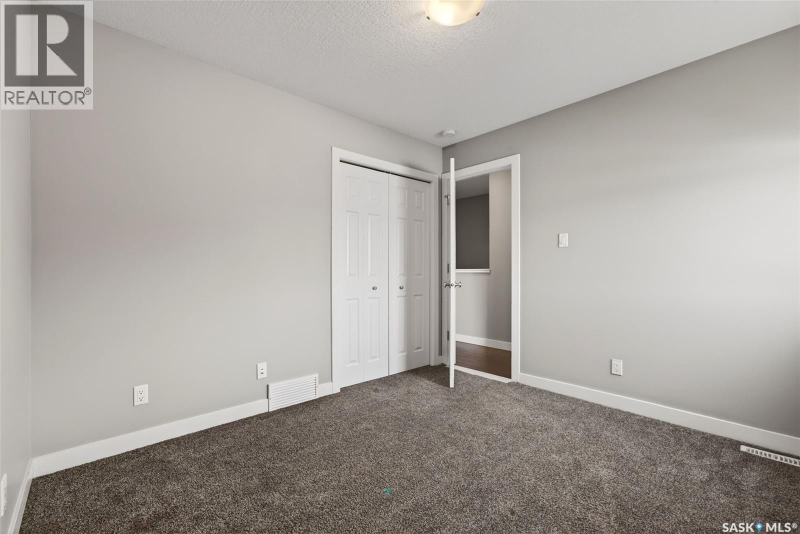 Single Family House 2 Level for Sale in  Arthur STREET Regina 