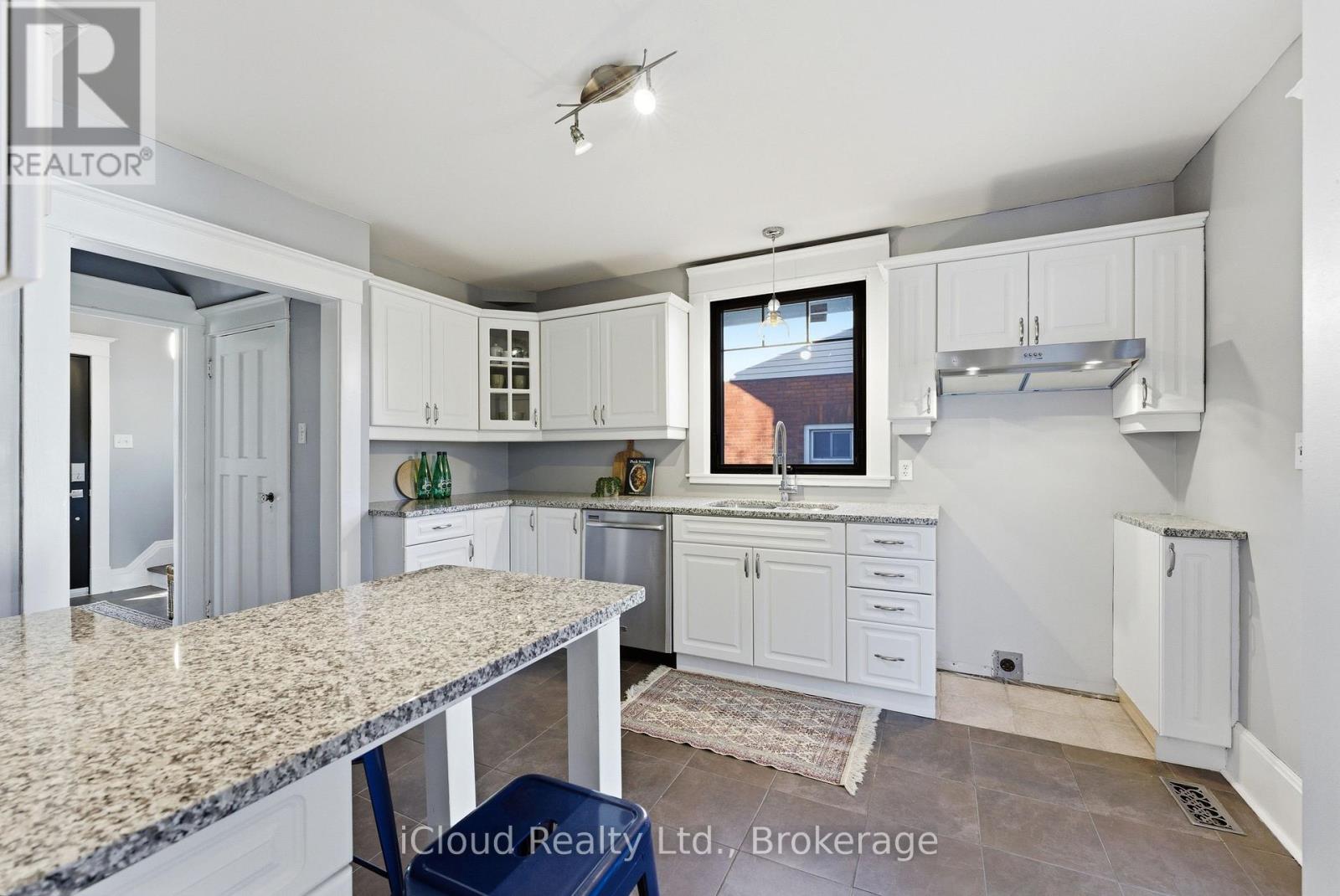 302 BRIDGE STREET E - 17