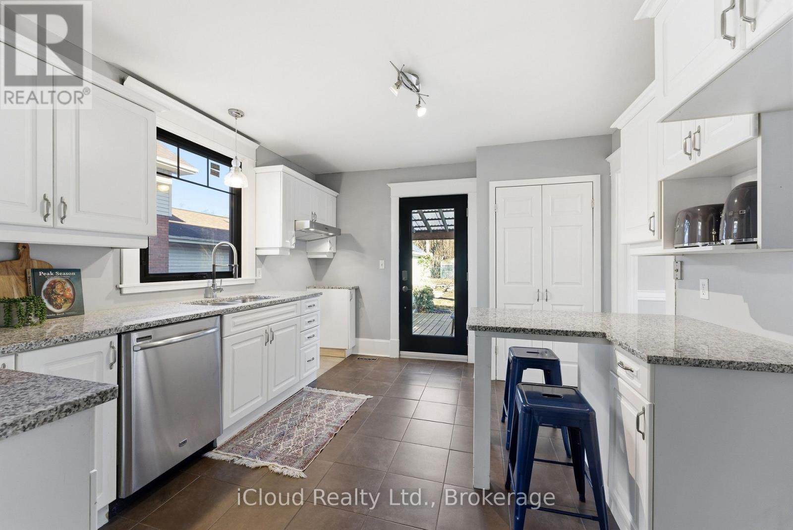 302 BRIDGE STREET E - 18