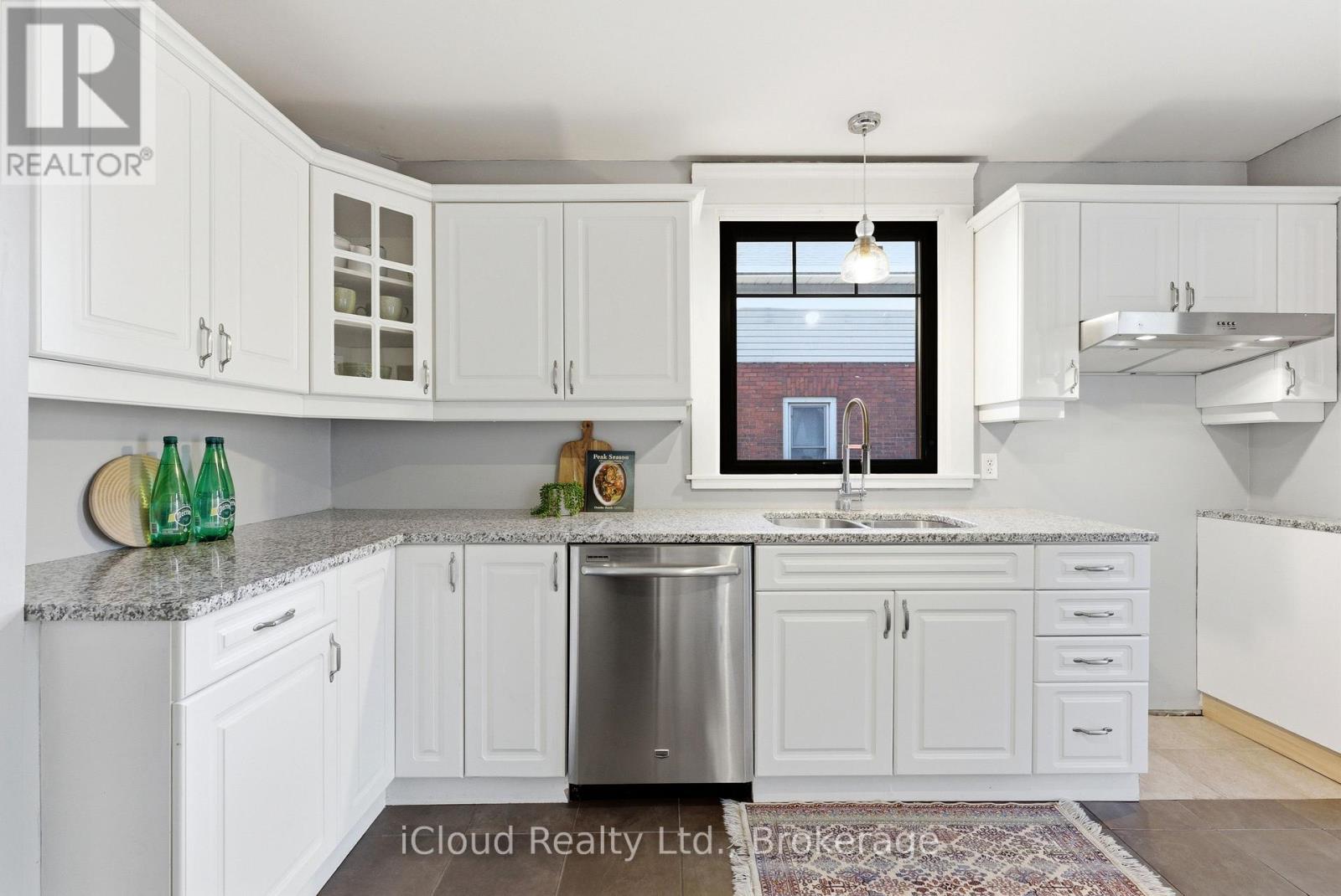 302 BRIDGE STREET E - 19