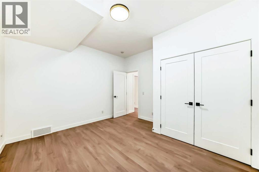 2107 Victoria Crescent NW, Calgary, Alberta