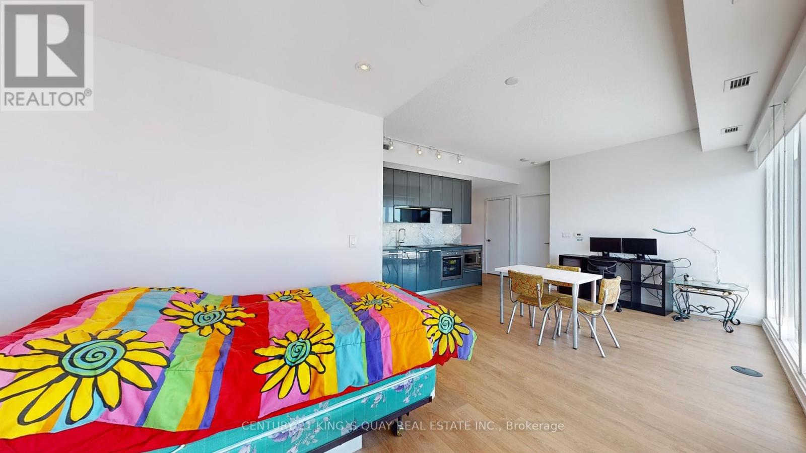 #712 115 MCMAHON DRIVE - 11