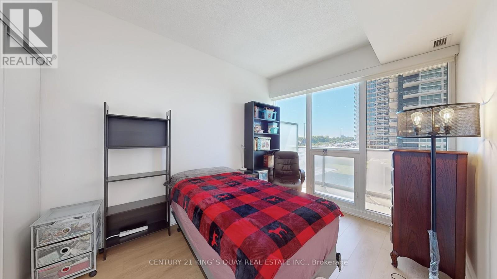 #712 115 MCMAHON DRIVE - 12
