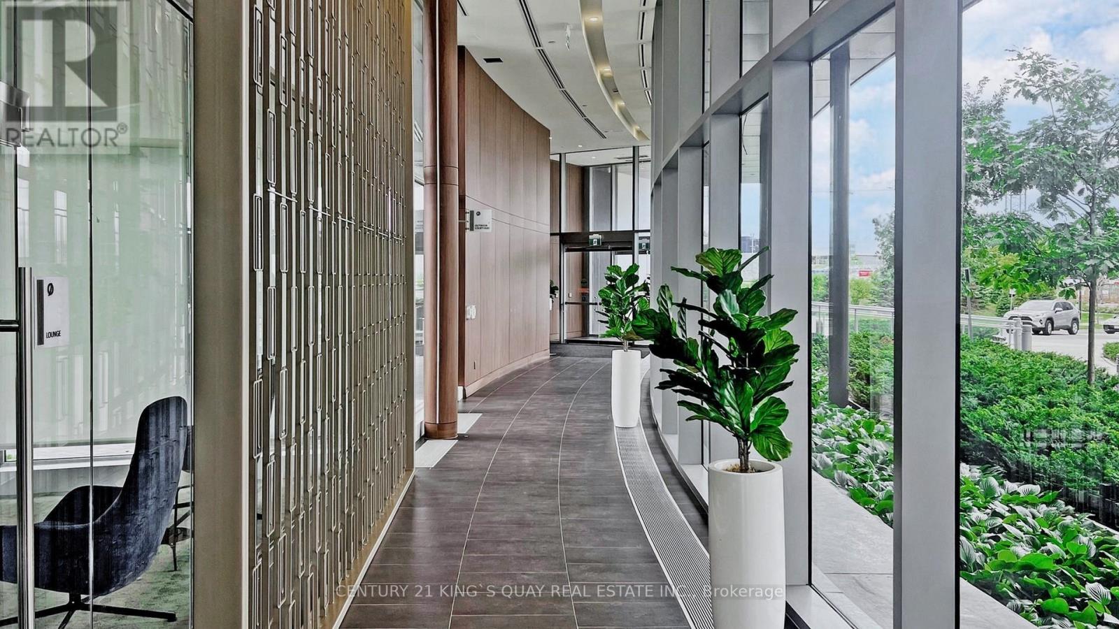 #712 115 MCMAHON DRIVE - 30