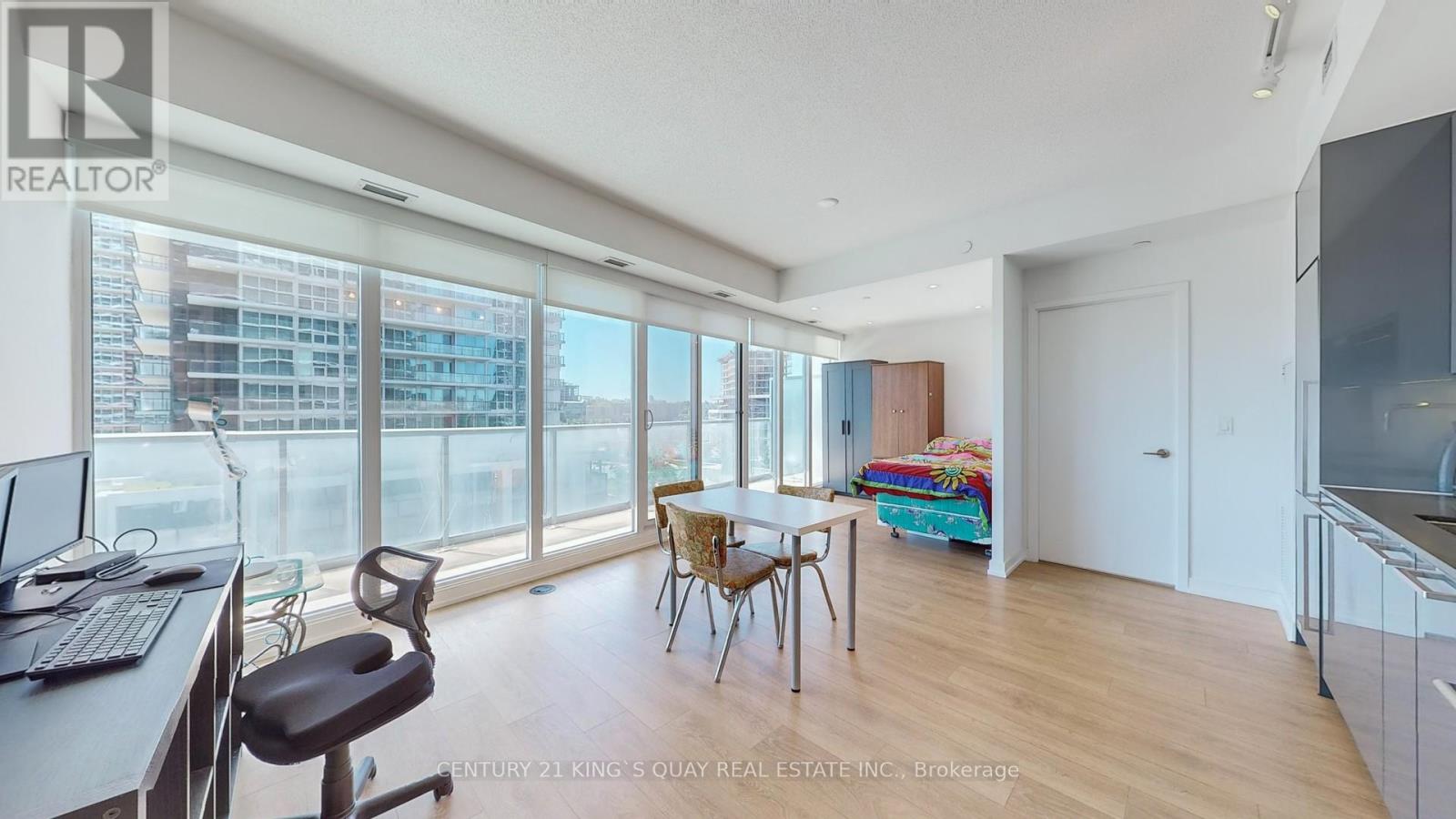 #712 115 MCMAHON DRIVE - 4